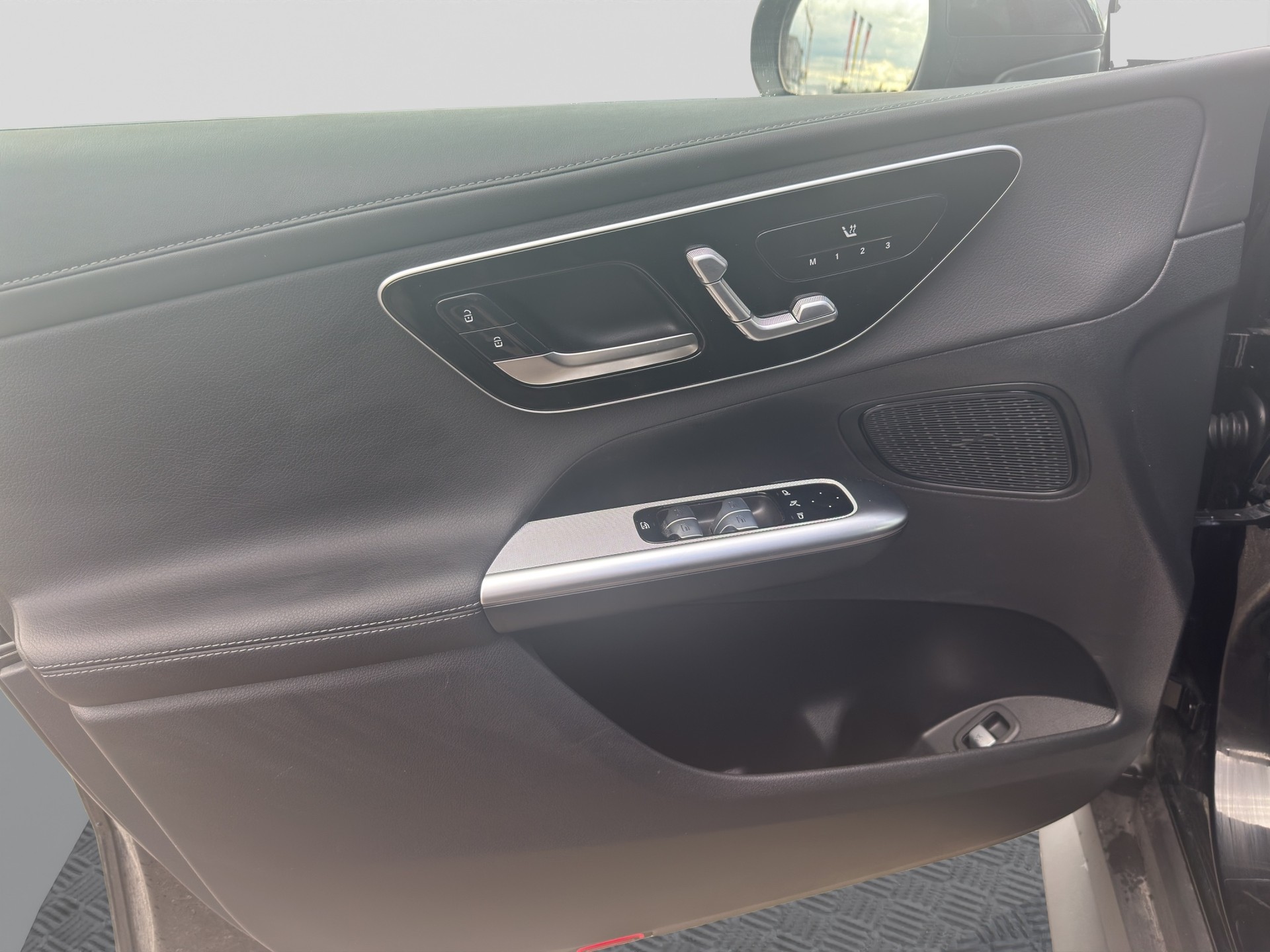 MERCEDES-BENZ GLC 300 d 4Matic 9G-Tronic AMG Edition Night-image-8