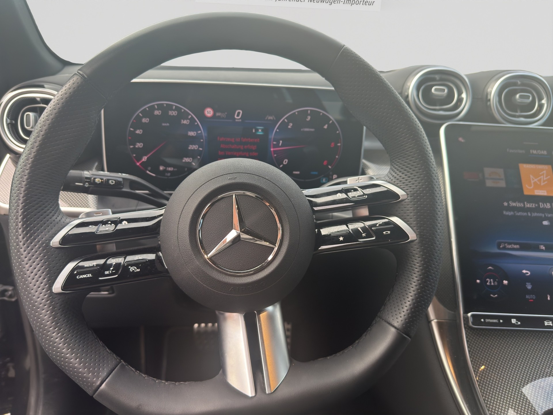 MERCEDES-BENZ GLC 300 d 4Matic 9G-Tronic AMG Edition Night-image-9