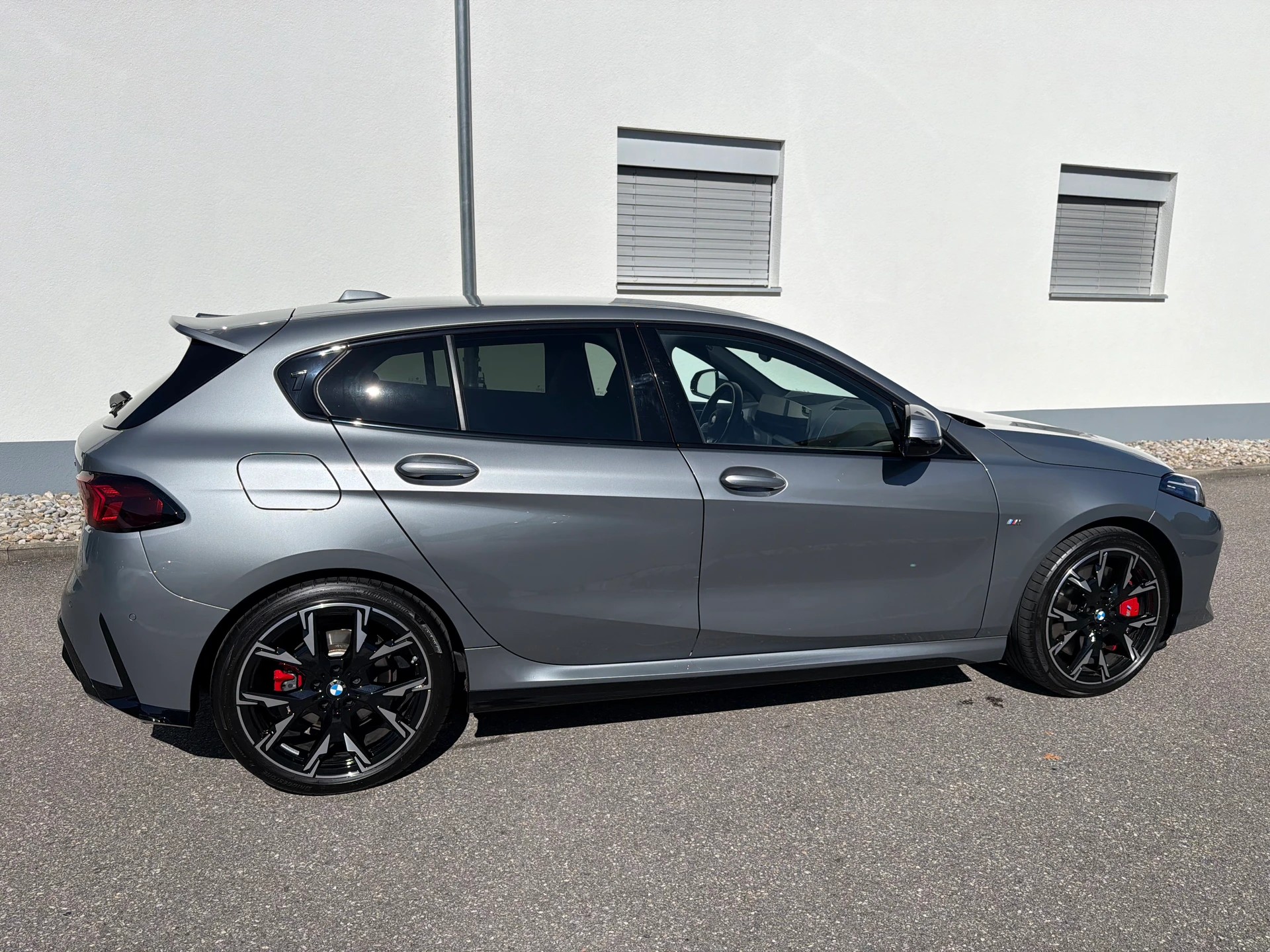 BMW 118d M Sport Pro | HEAD-UP DISPLAY | MASSAGESITZE | 360° KAMERA | KEYLESS GO-image-4