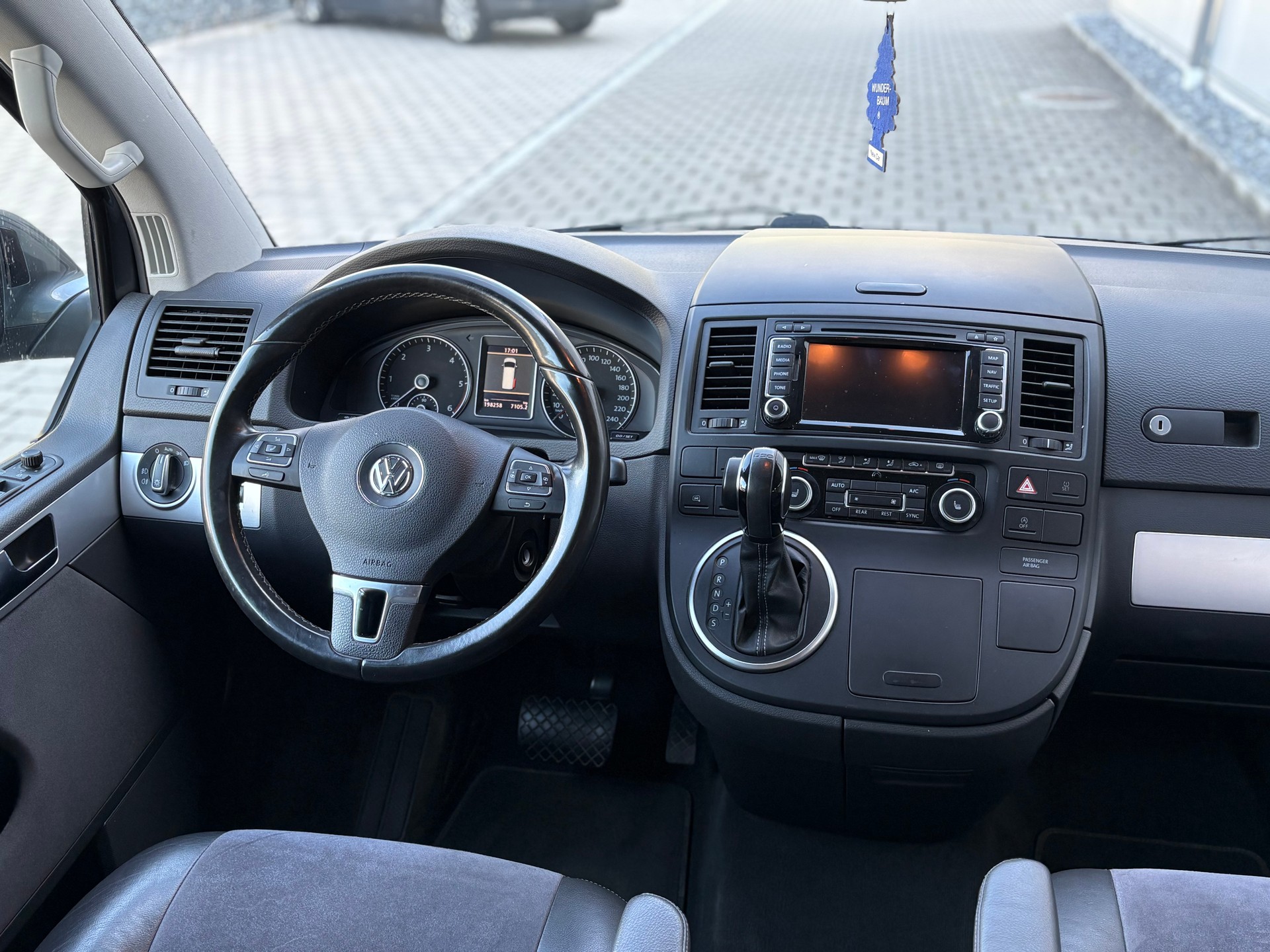 VW T5 Multivan 2.0 Bi-TDI CR Highline 4Motion-image-3