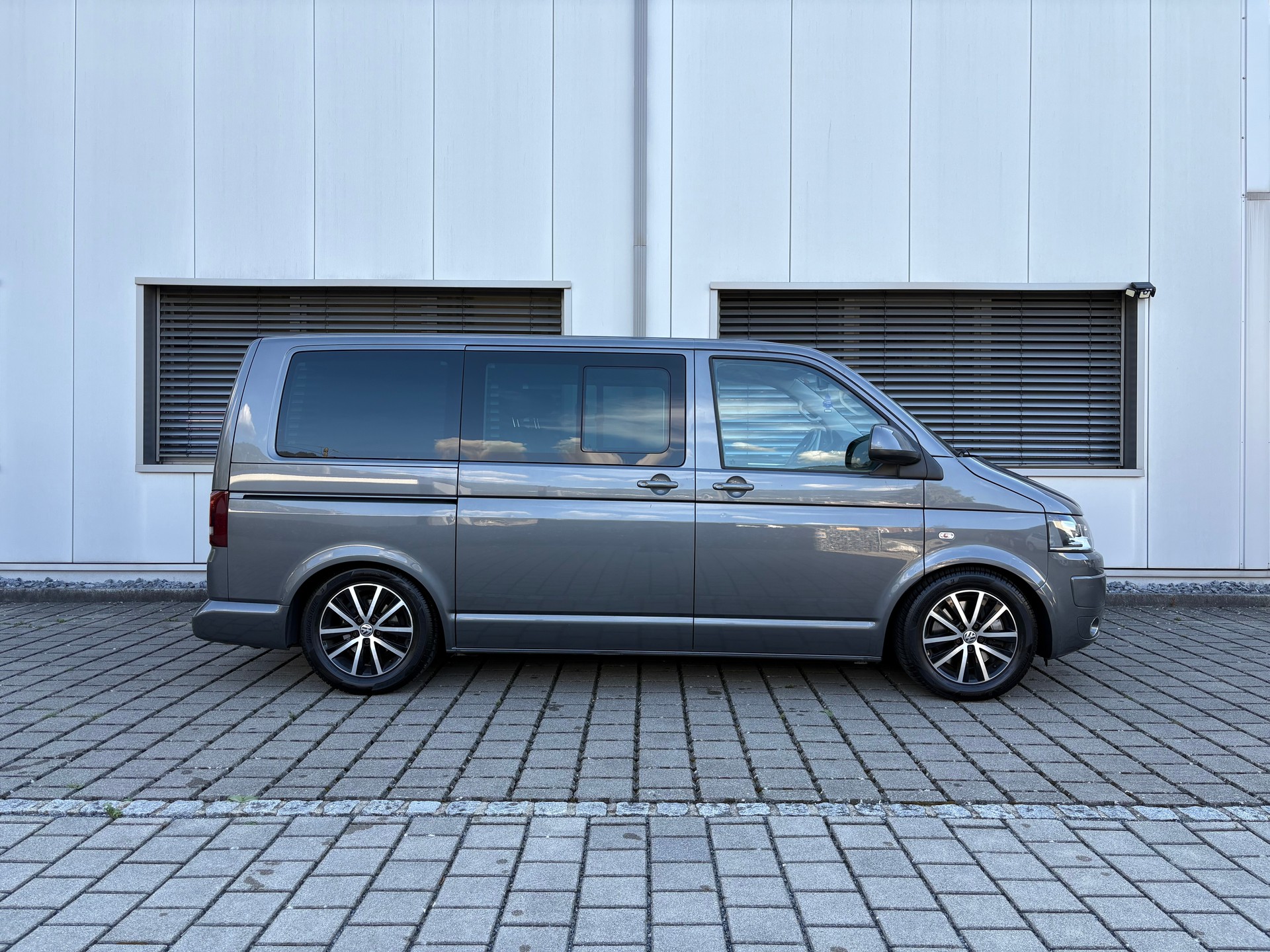 VW T5 Multivan 2.0 Bi-TDI CR Highline 4Motion-image-9