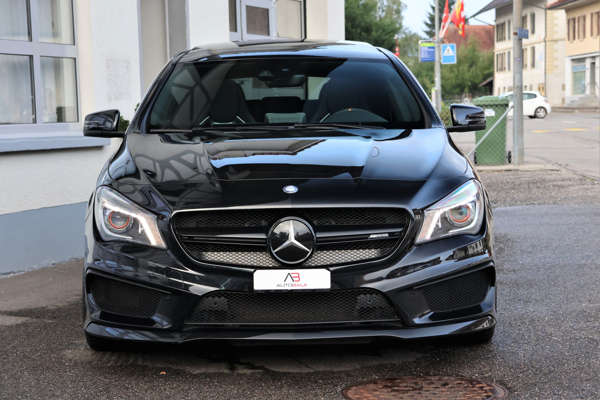 MERCEDES-BENZ CLA Shooting Brake 45 AMG 4Matic Speedshift OrangeArt-Edition (CH)-image-1