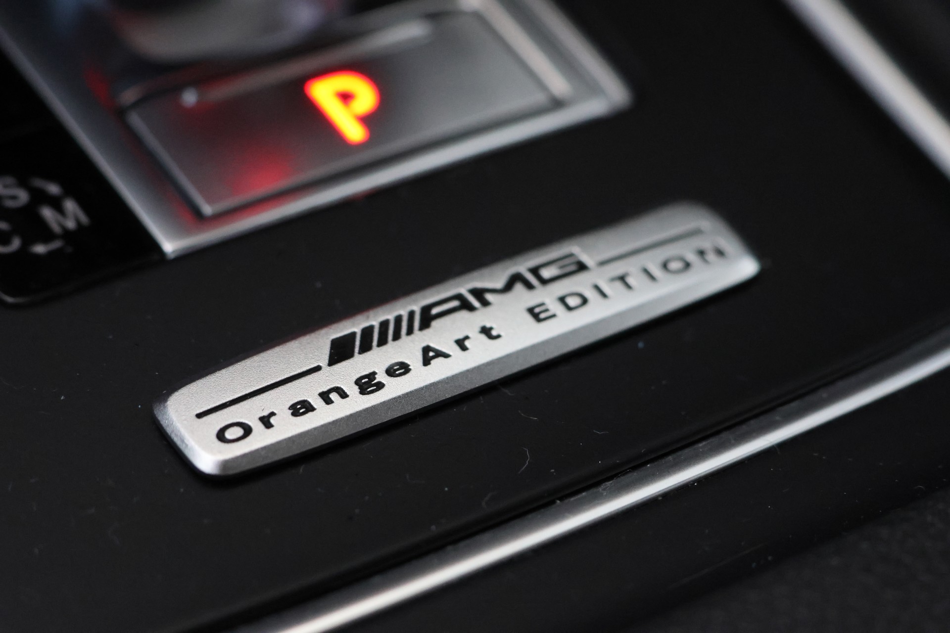 MERCEDES-BENZ CLA Shooting Brake 45 AMG 4Matic Speedshift OrangeArt-Edition (CH)-image-26