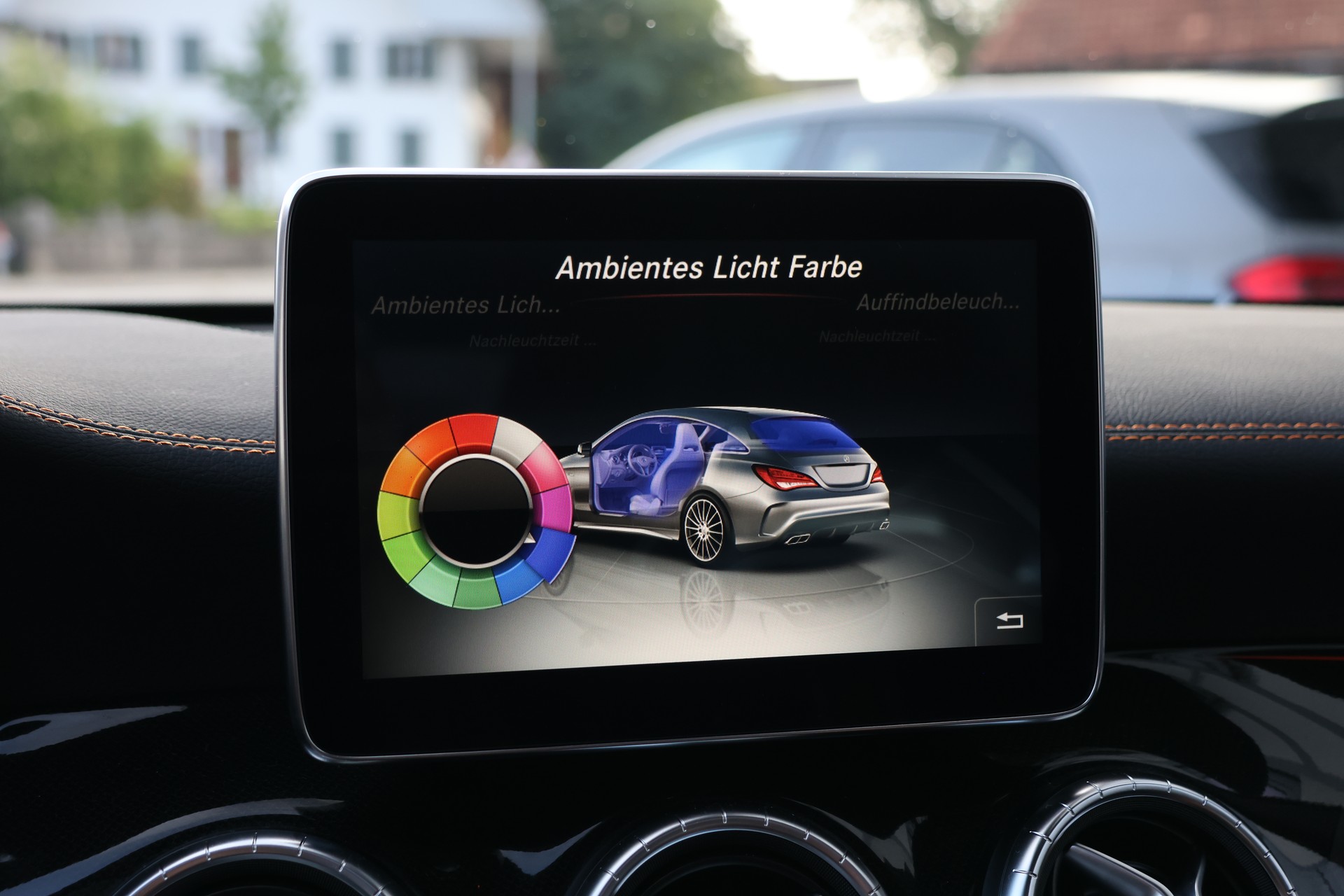 MERCEDES-BENZ CLA Shooting Brake 45 AMG 4Matic Speedshift OrangeArt-Edition (CH)-image-24