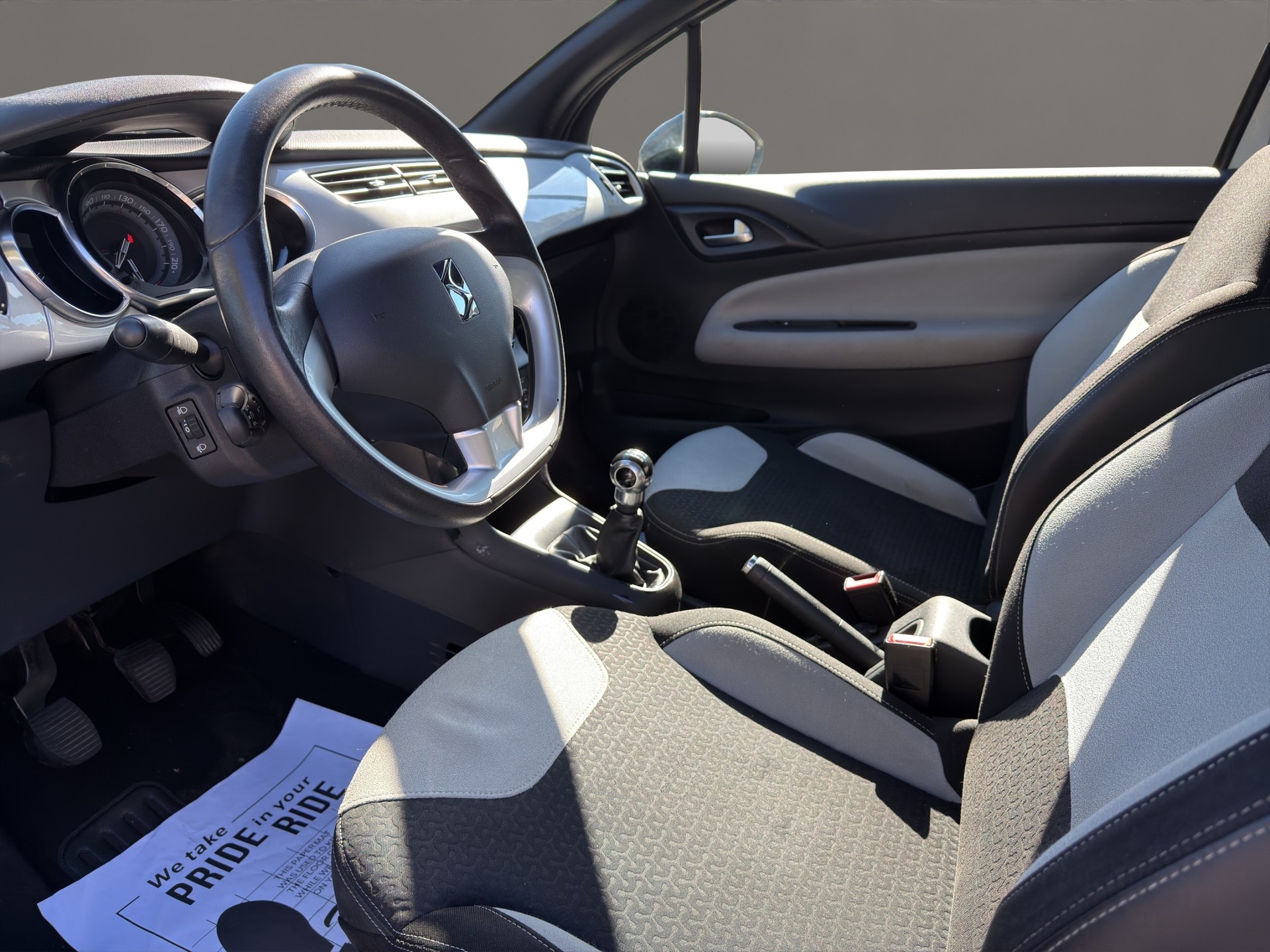 DS AUTOMOBILES DS3 Cabrio 1.2 VTi Chic-image-11