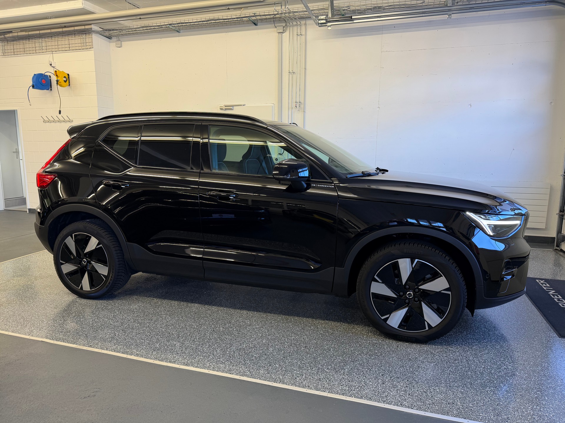 VOLVO EX40 82kWh Twin Motor AWD Plus, CH Typenschein-image-10