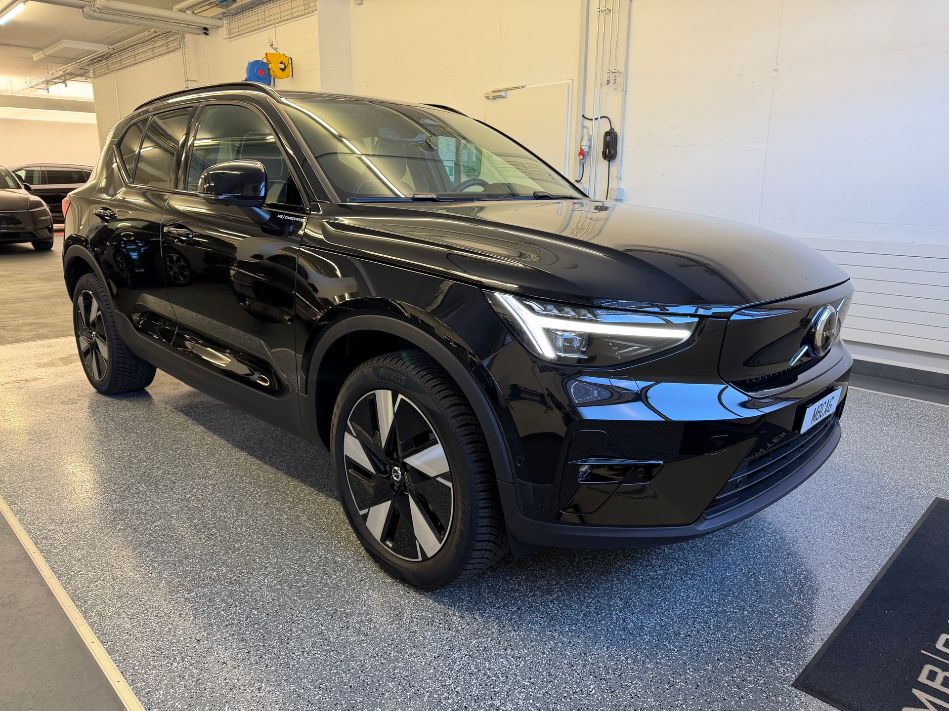 VOLVO EX40 82kWh Twin Motor AWD Plus, CH Typenschein-image-11
