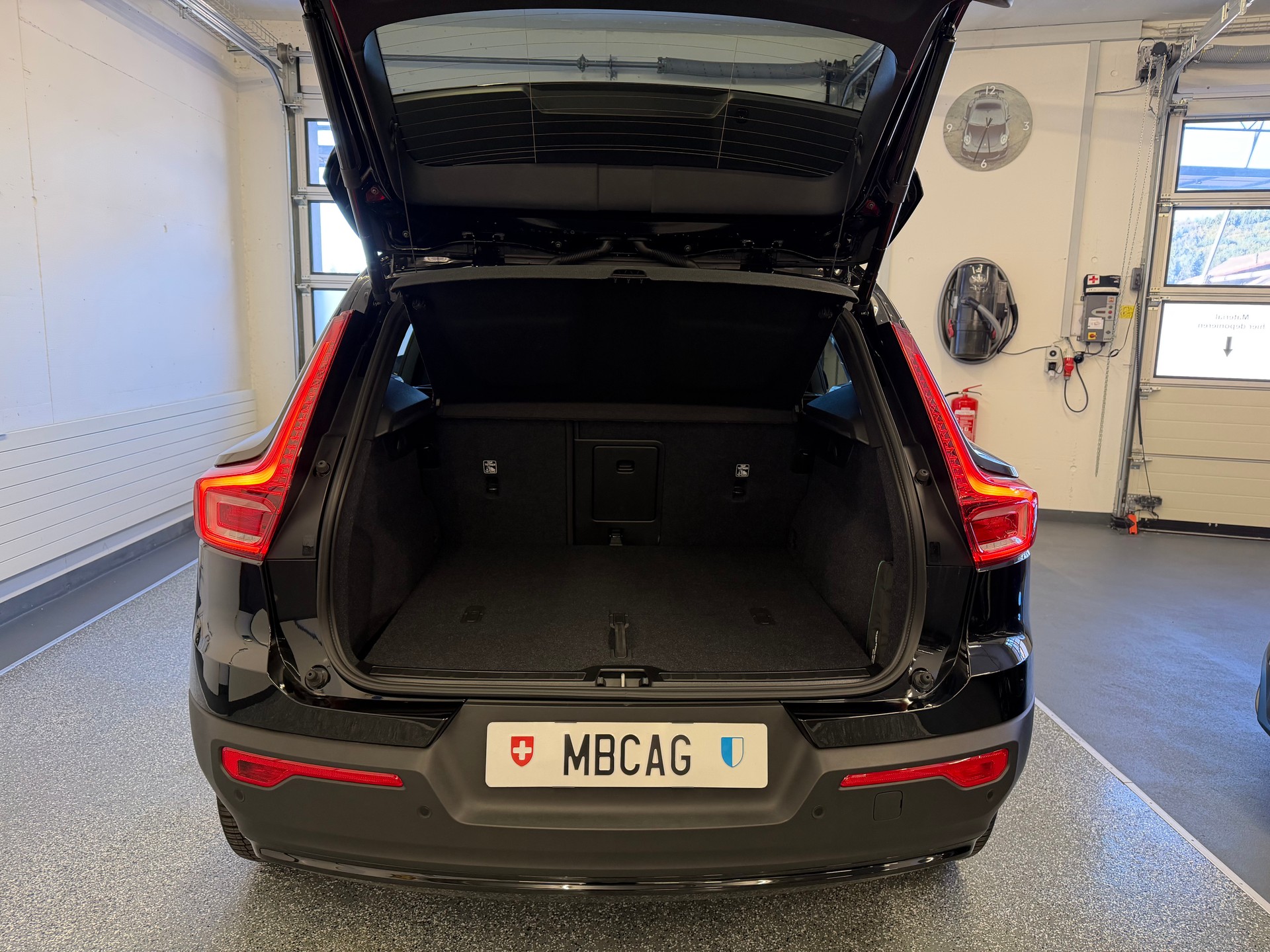 VOLVO EX40 82kWh Twin Motor AWD Plus, CH Typenschein-image-7