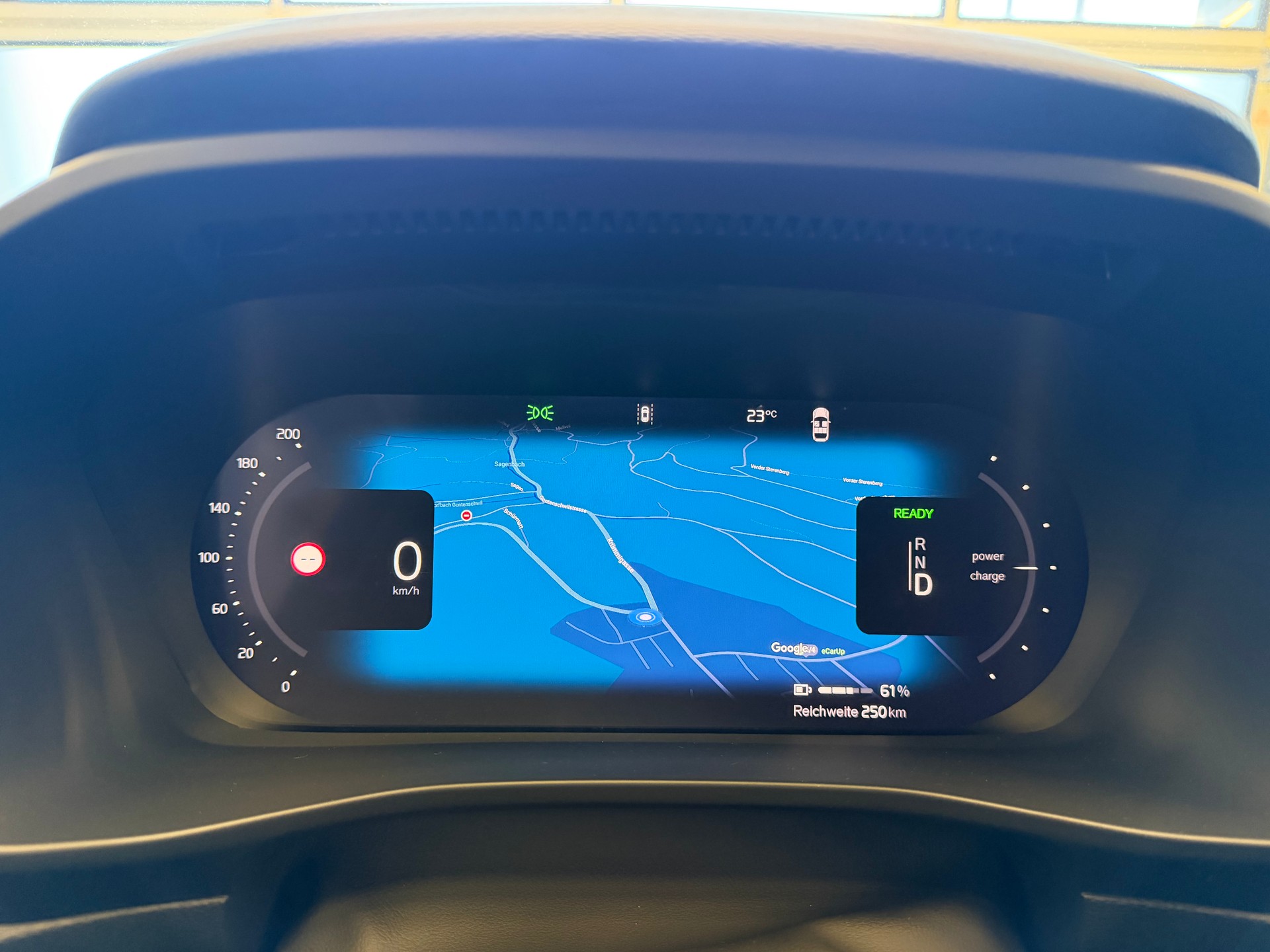 VOLVO EX40 82kWh Twin Motor AWD Plus, CH Typenschein-image-16
