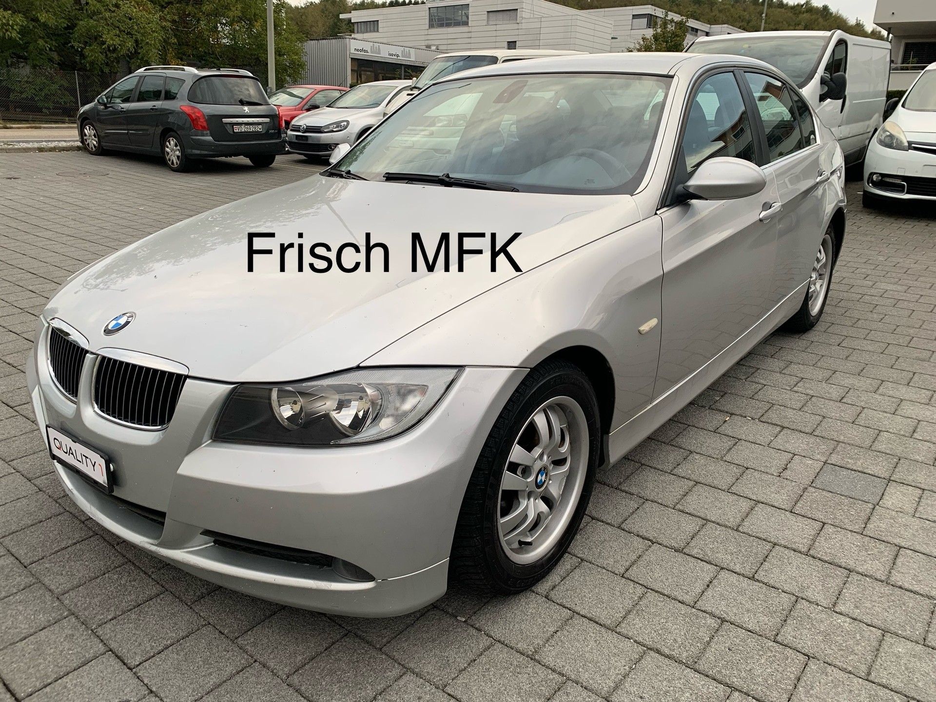 BMW 325i-image-0