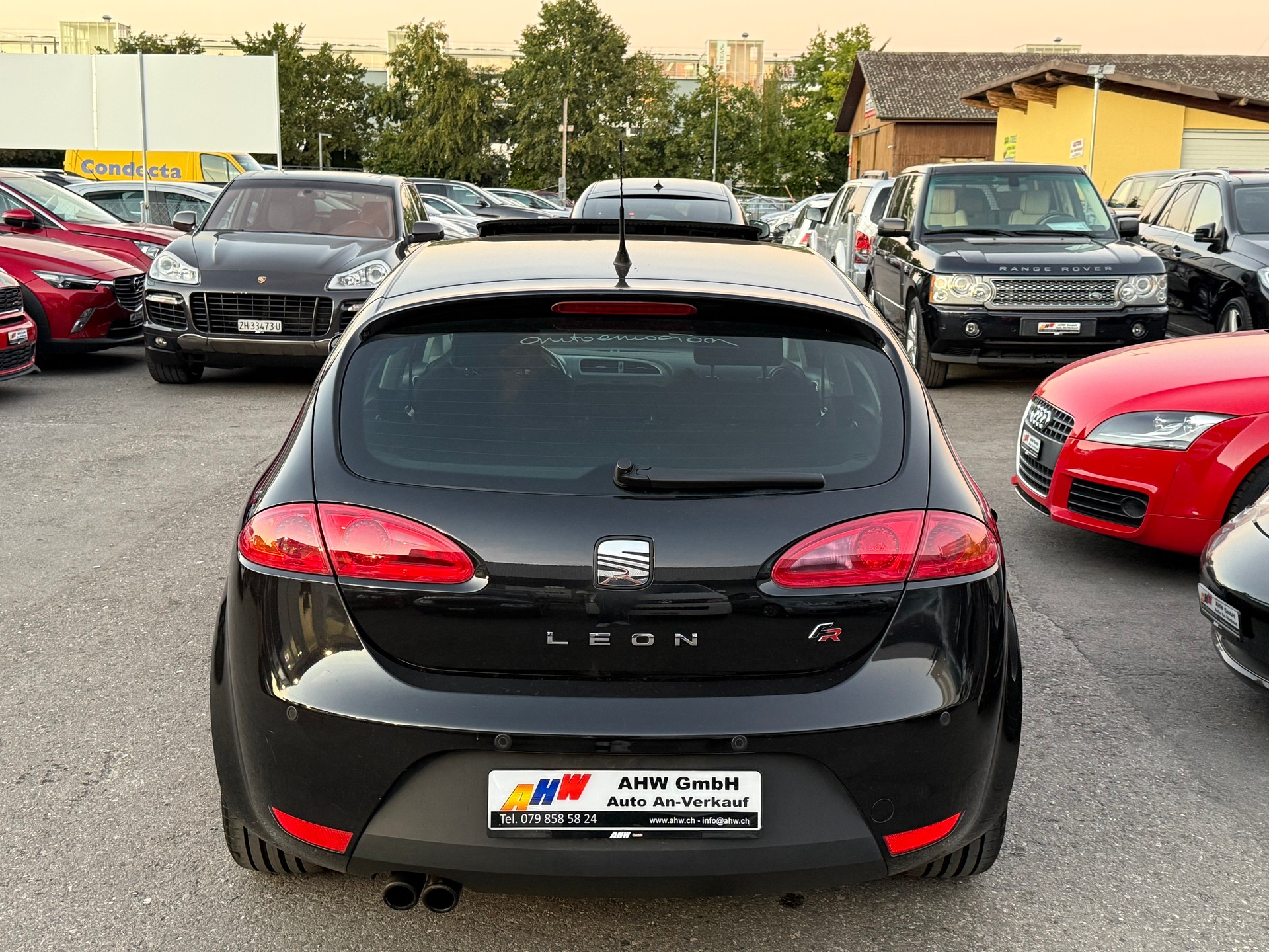 SEAT Leon 2.0 TSI FR / Frisch ab MFK / 1.Hand / 200PS / Schiebedach / Sitzheizung / PDC / 8-fach bereift-image-4