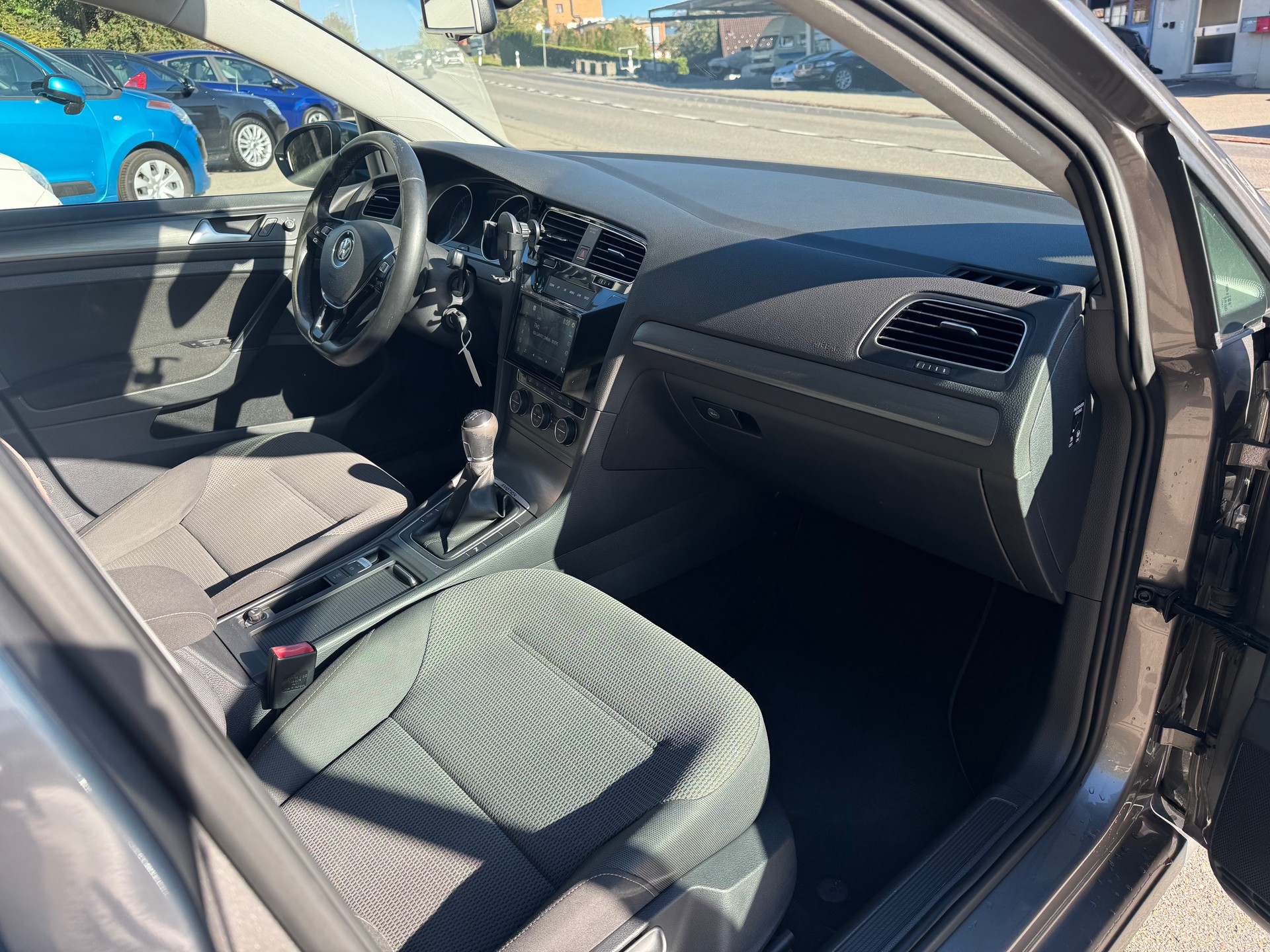 VW Golf 1.6 TDI Comfortline 4Motion-image-5