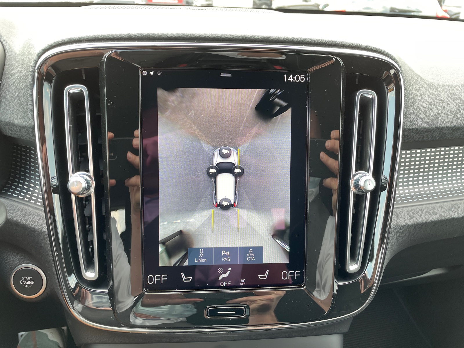 VOLVO XC40 1.5 T4 PiH R-Design-image-12