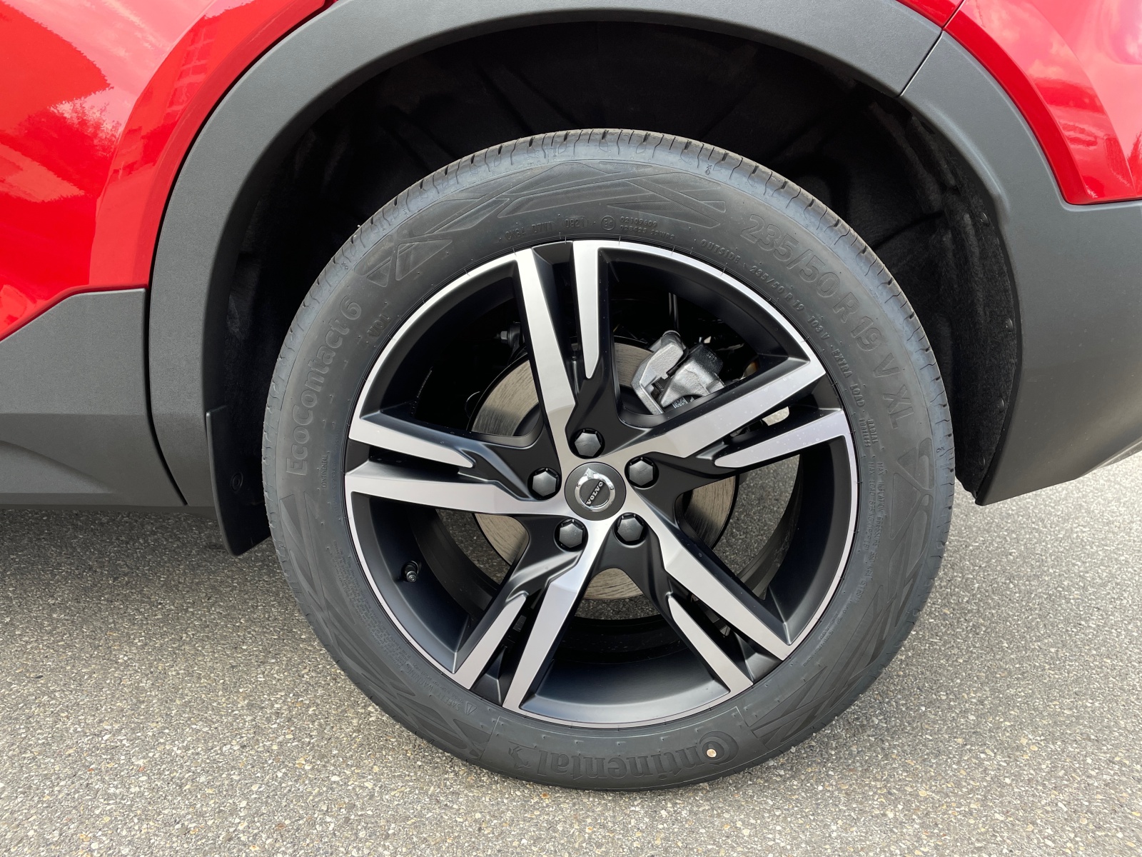 VOLVO XC40 1.5 T4 PiH R-Design-image-16