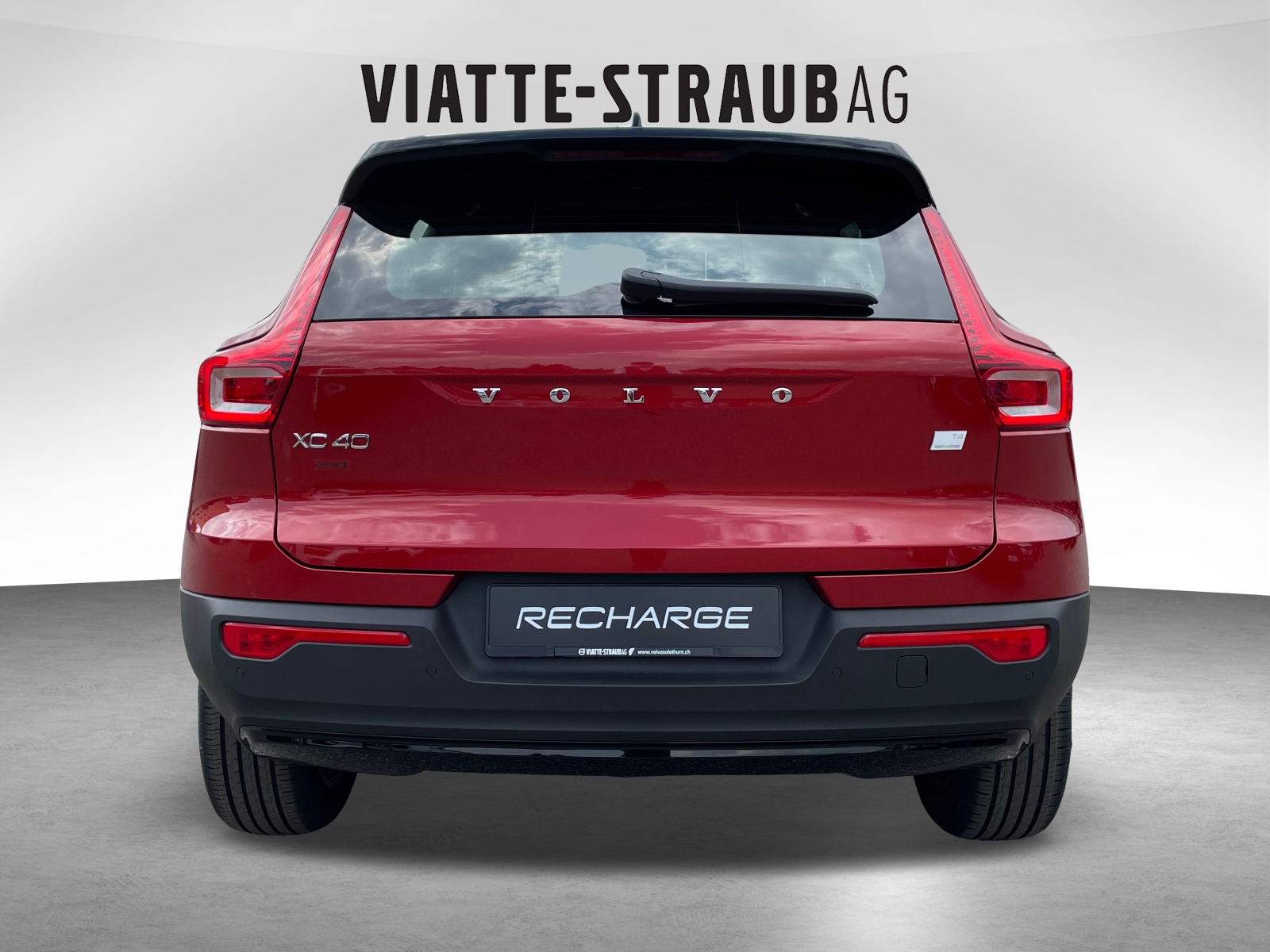 VOLVO XC40 1.5 T4 PiH R-Design-image-3