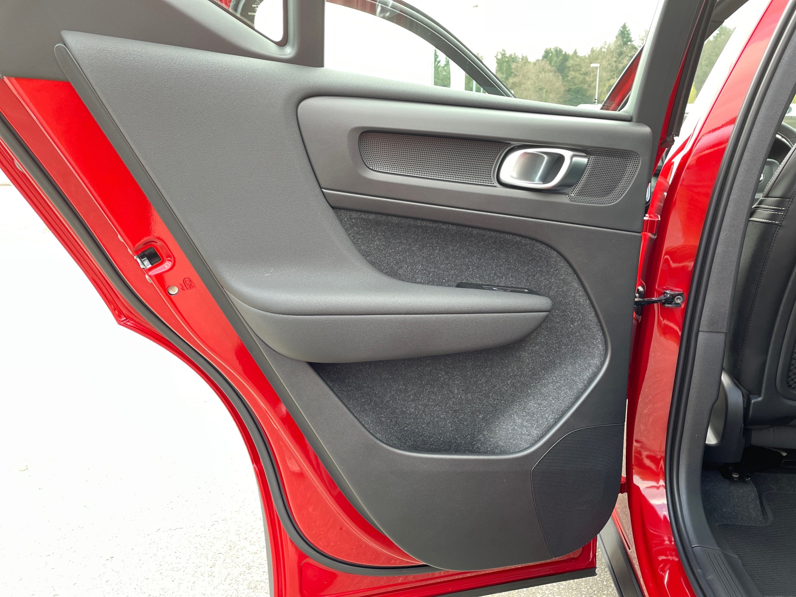 VOLVO XC40 1.5 T4 PiH R-Design-image-15