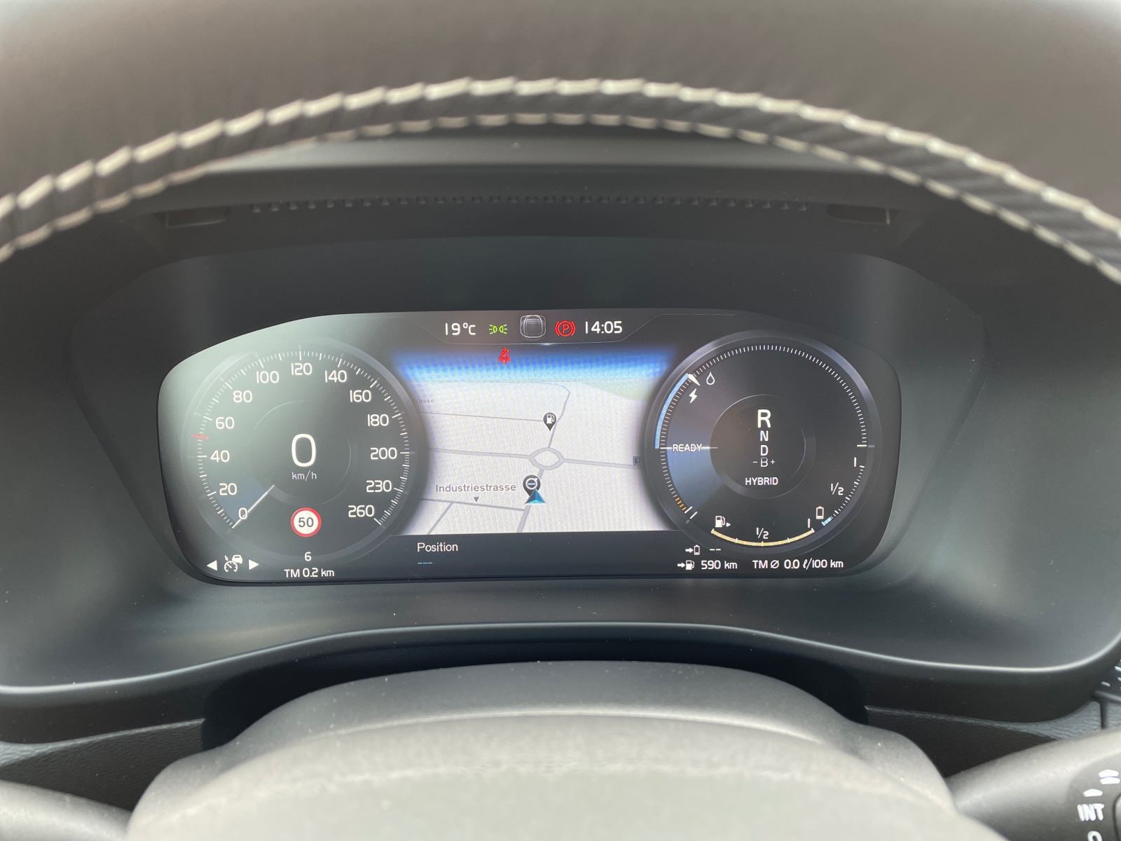 VOLVO XC40 1.5 T4 PiH R-Design-image-13