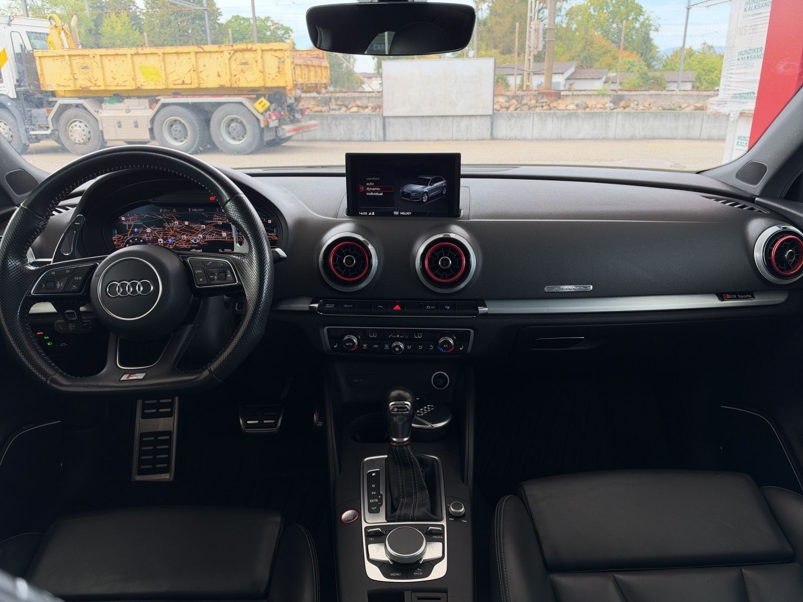 AUDI S3 Sportback 2.0 TFSI quattro S-tronic-image-12
