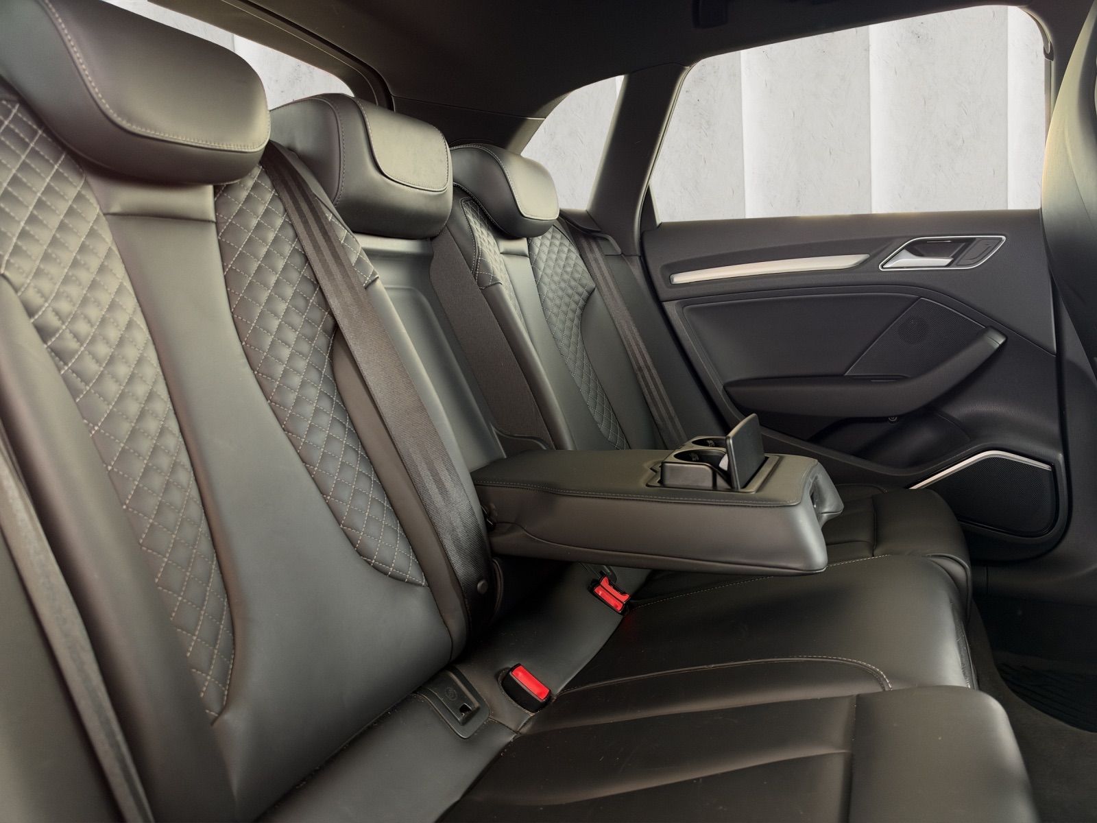 AUDI S3 Sportback 2.0 TFSI quattro S-tronic-image-16