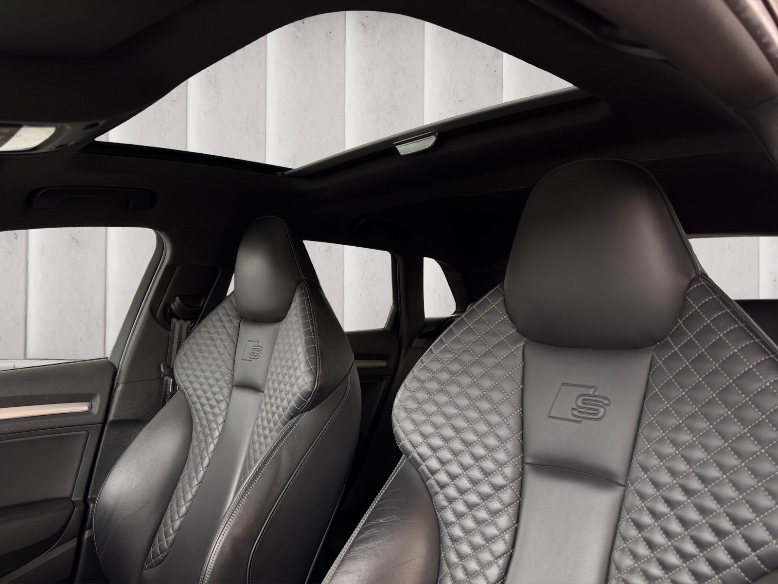 AUDI S3 Sportback 2.0 TFSI quattro S-tronic-image-17