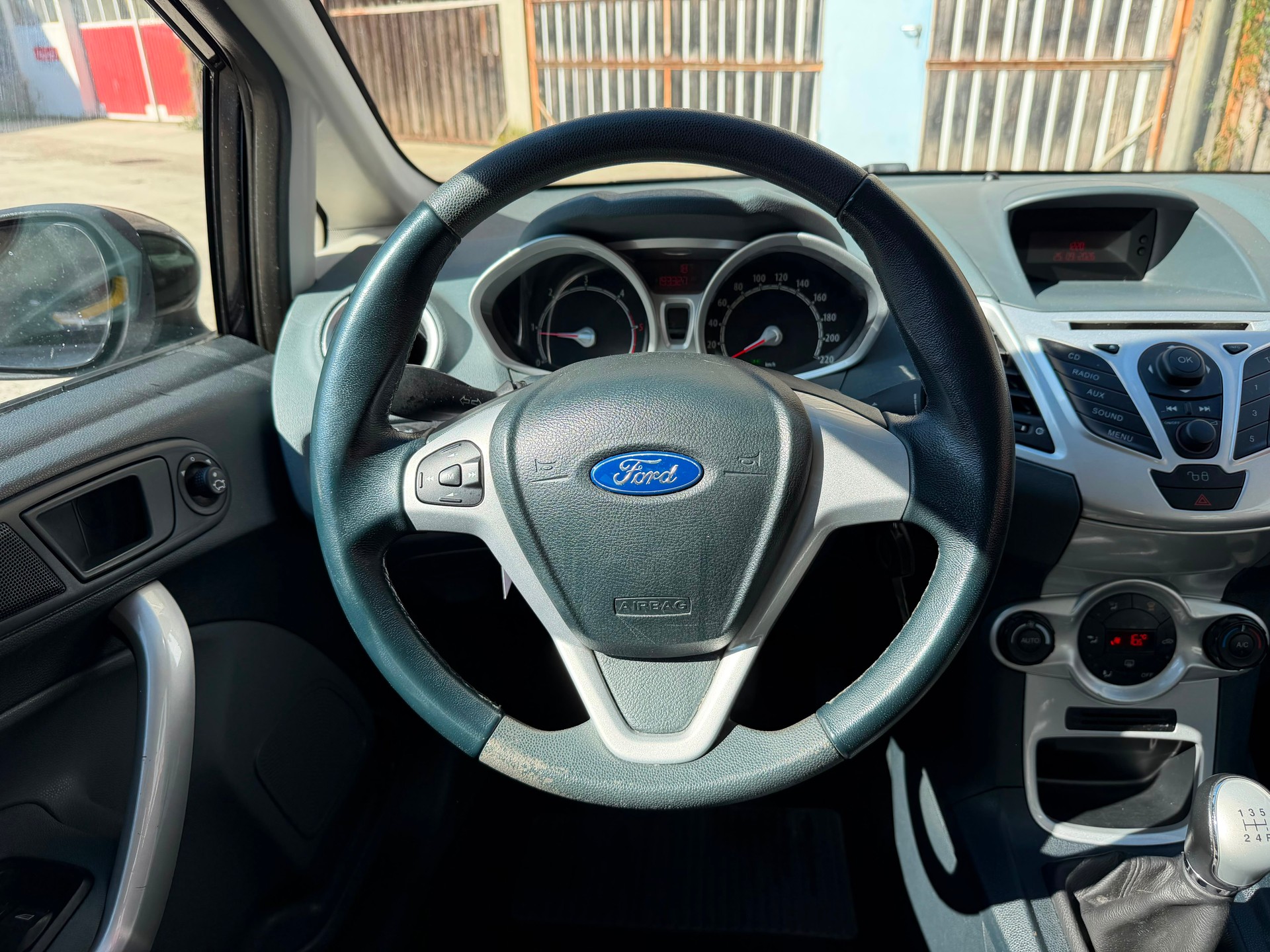 FORD Fiesta 1.6 16V TDCi Trend-image-10