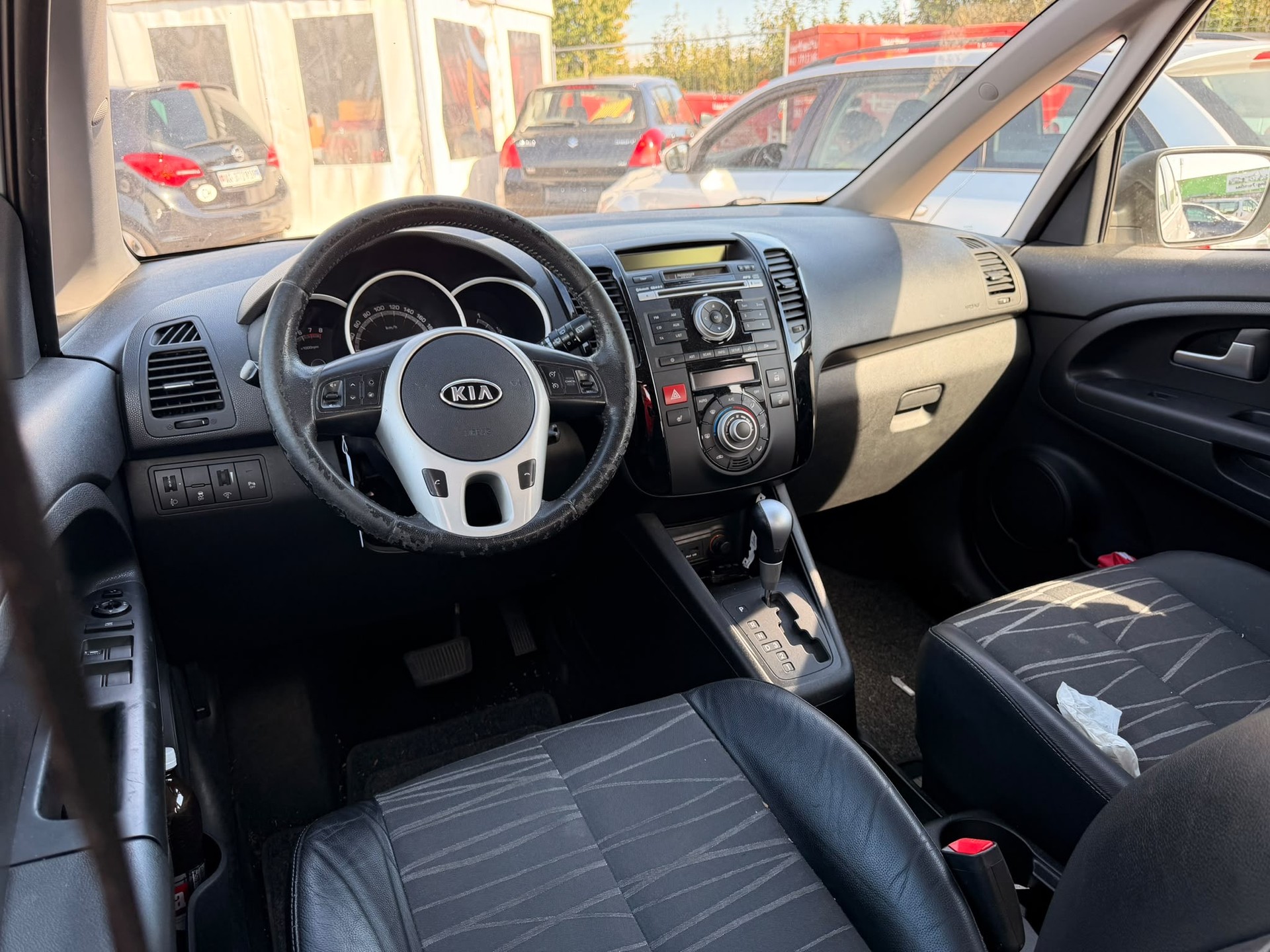KIA Venga 1.6 CVVT _seven Automatic-image-6