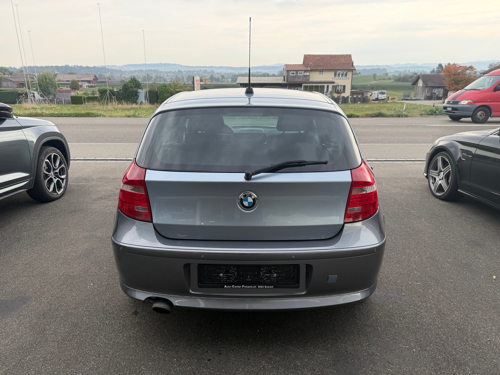 BMW 120i-image-3