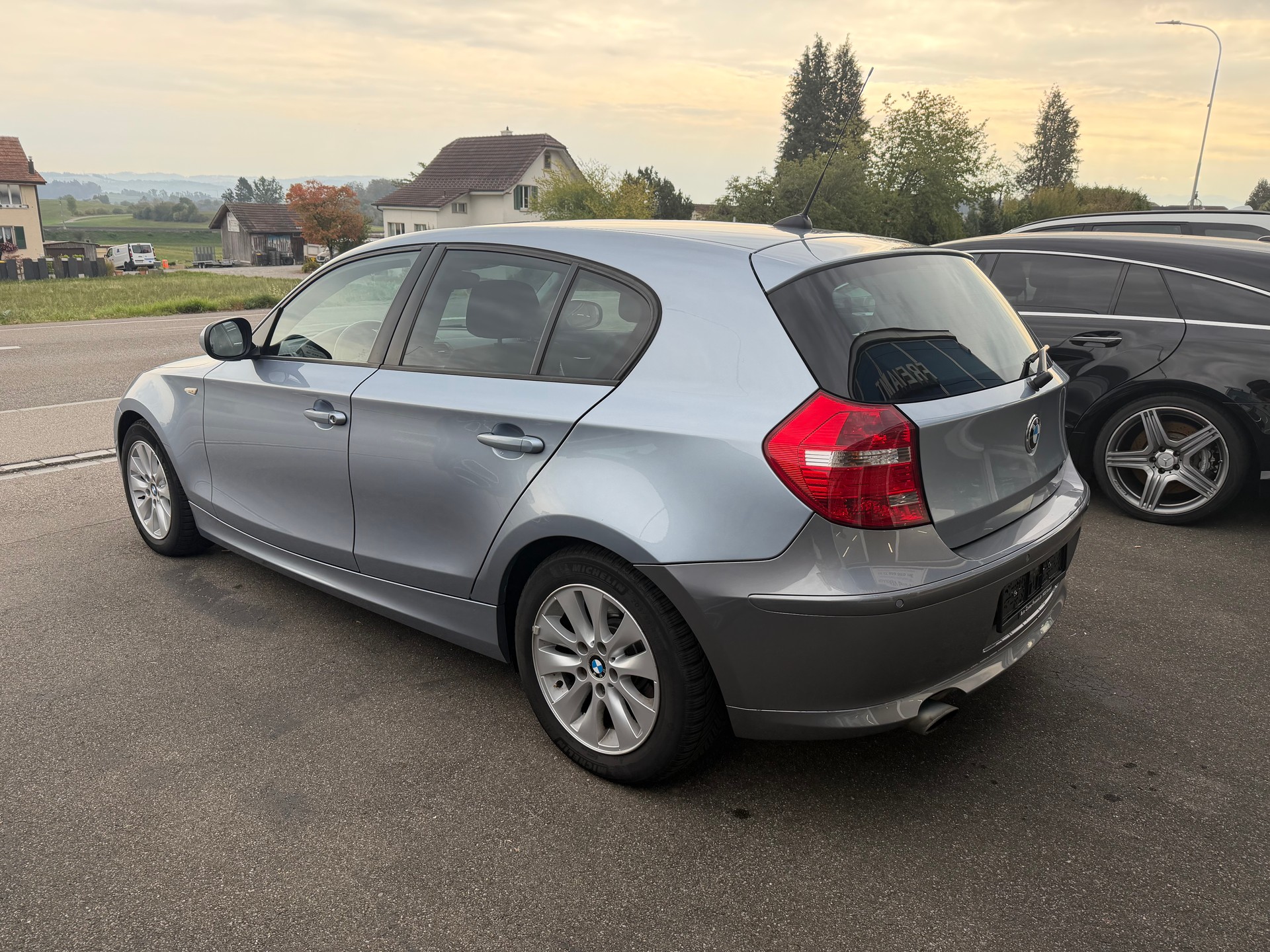 BMW 120i-image-2