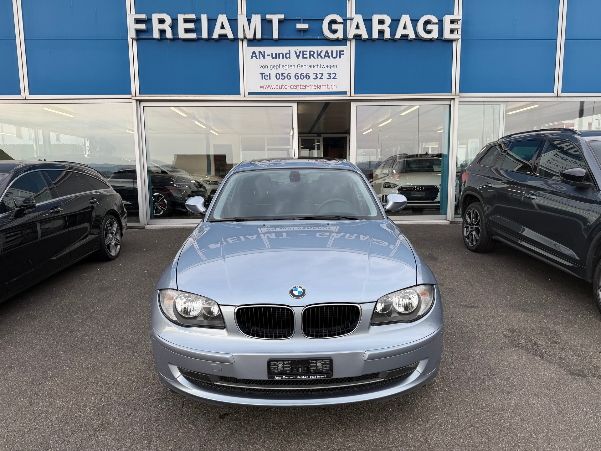 BMW 120i-image-0