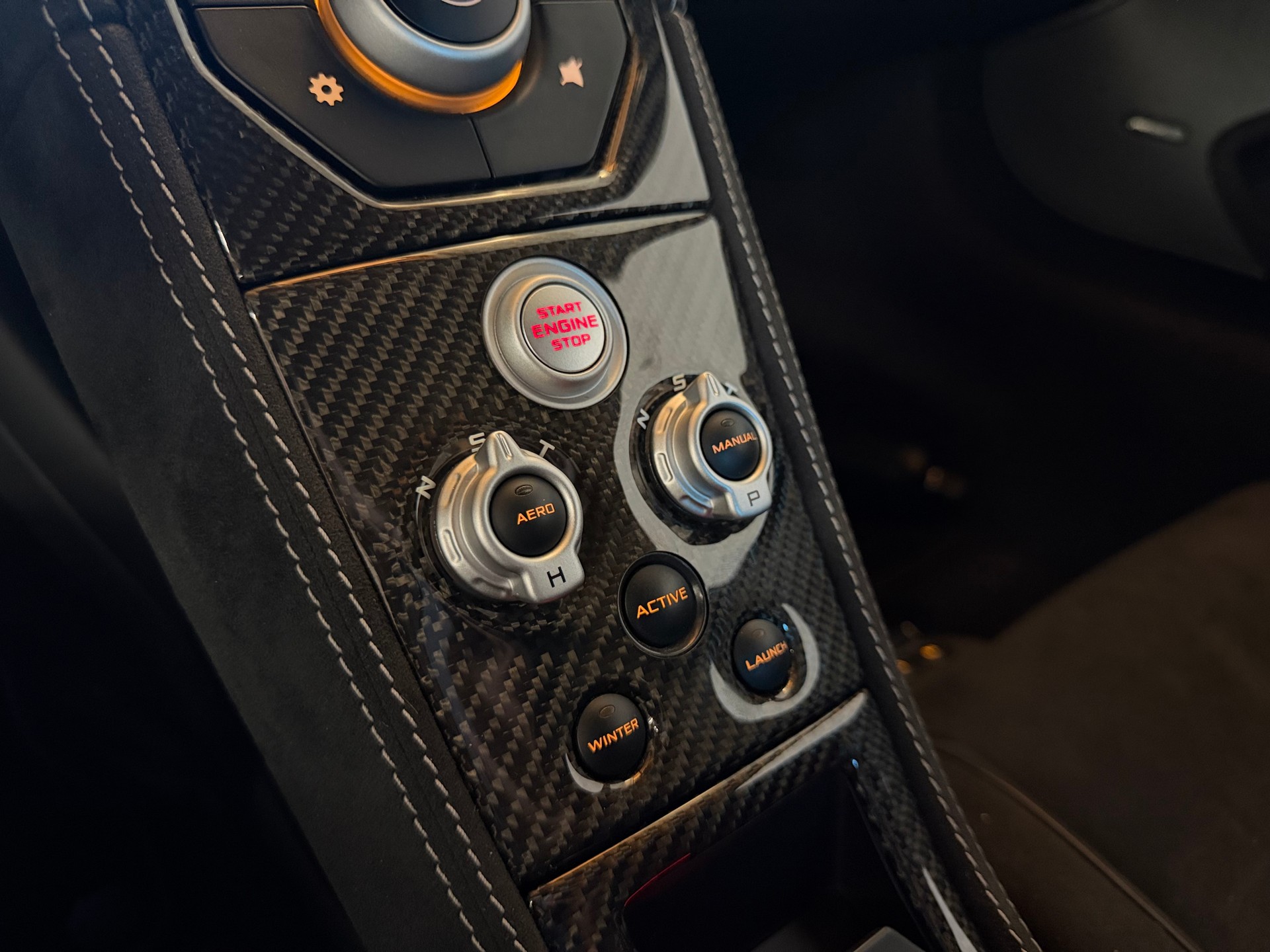 McLAREN 650S Coupé 3.8 V8 SSG-image-13