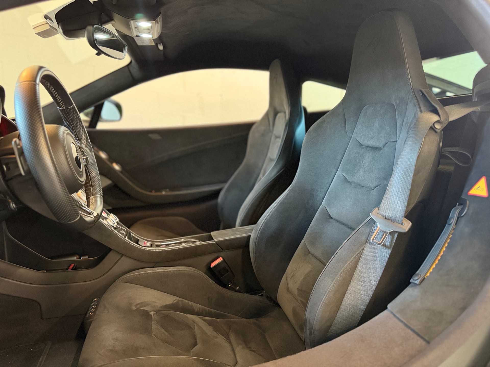 McLAREN 650S Coupé 3.8 V8 SSG-image-11