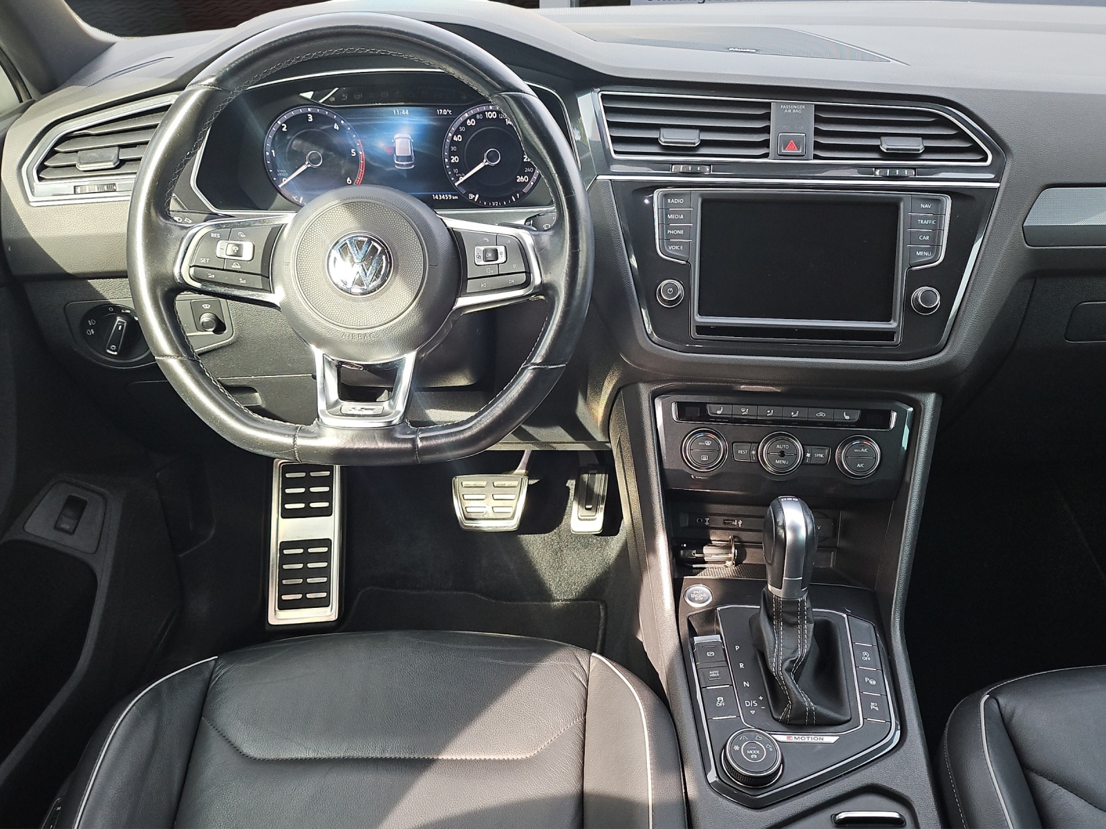 VW Tiguan 2.0 TDI SCR R-Line 4Motion DSG-image-10