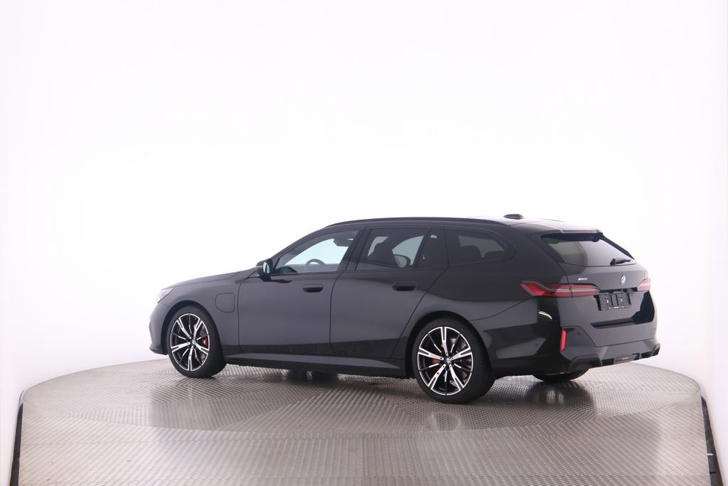 BMW 530e xDrive Touring-image-3