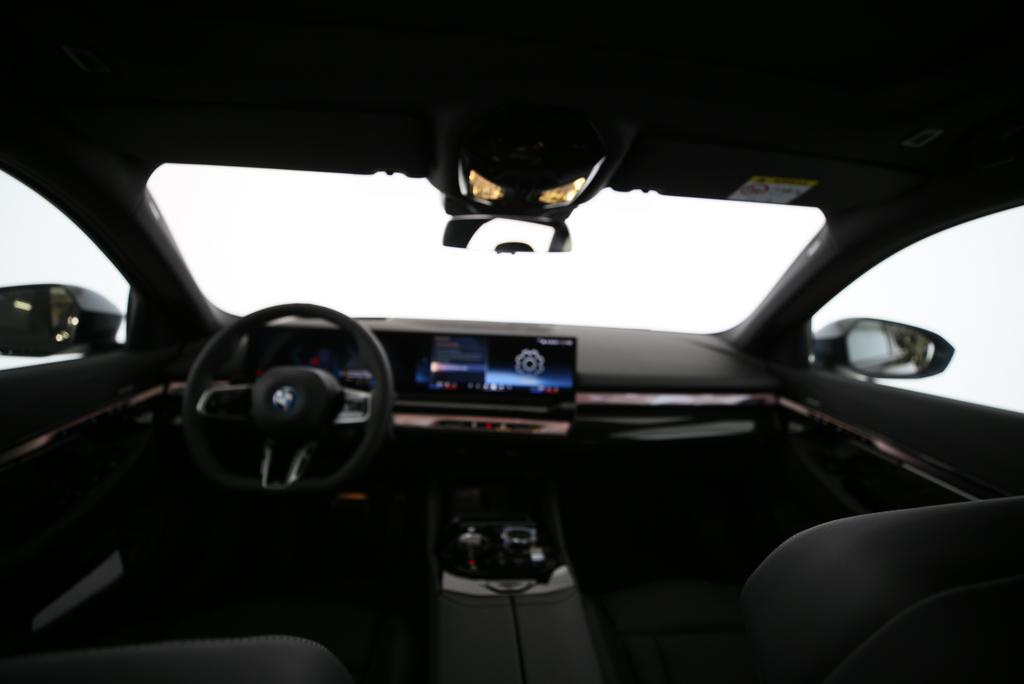 BMW 530e xDrive Touring-image-10
