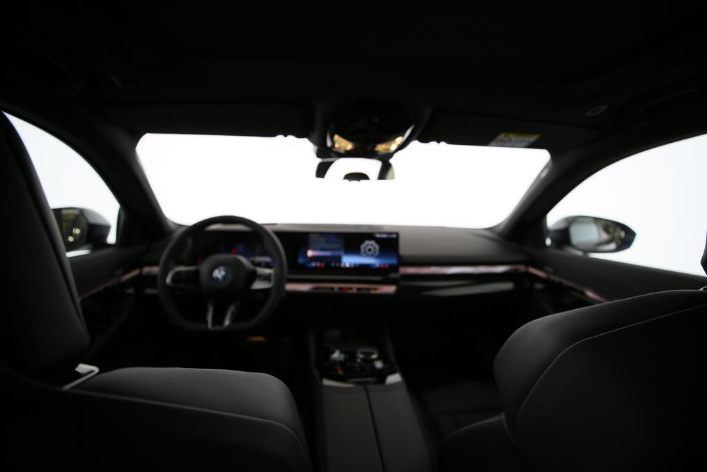 BMW 530e xDrive Touring-image-11