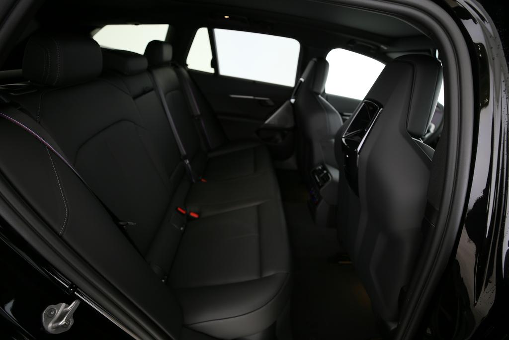 BMW 530e xDrive Touring-image-12
