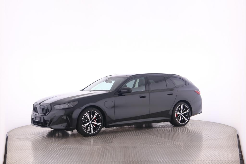 BMW 530e xDrive Touring-image-7
