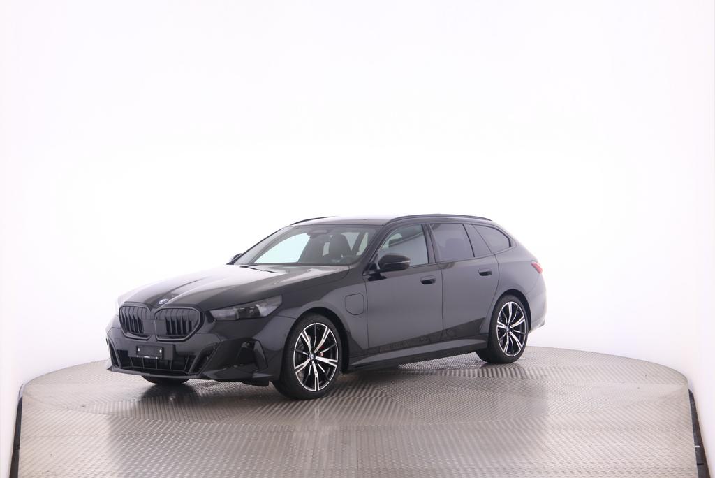 BMW 530e xDrive Touring-image-9
