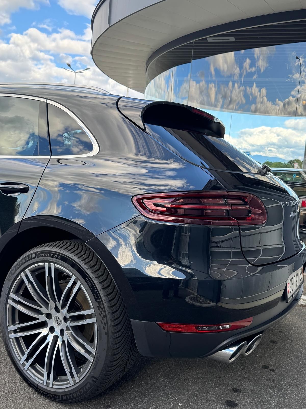 PORSCHE 3.0 V6 S-image-1