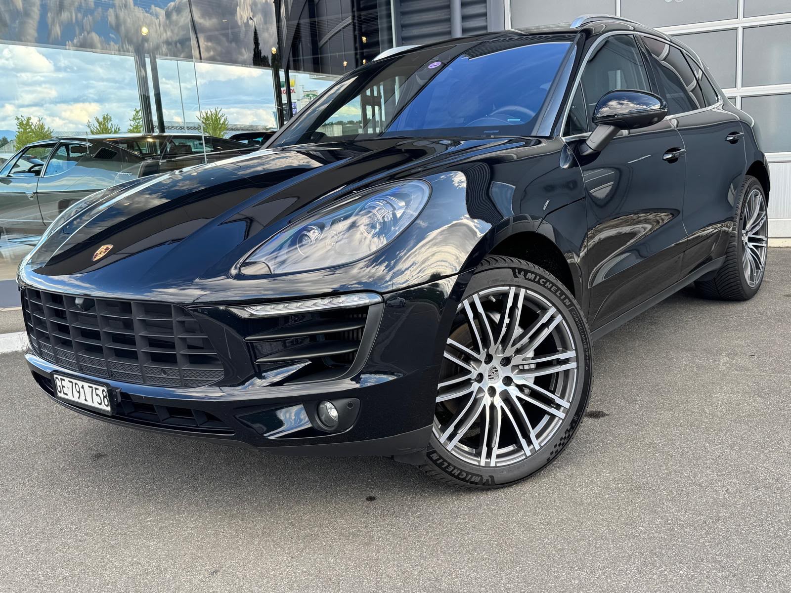 Car photo