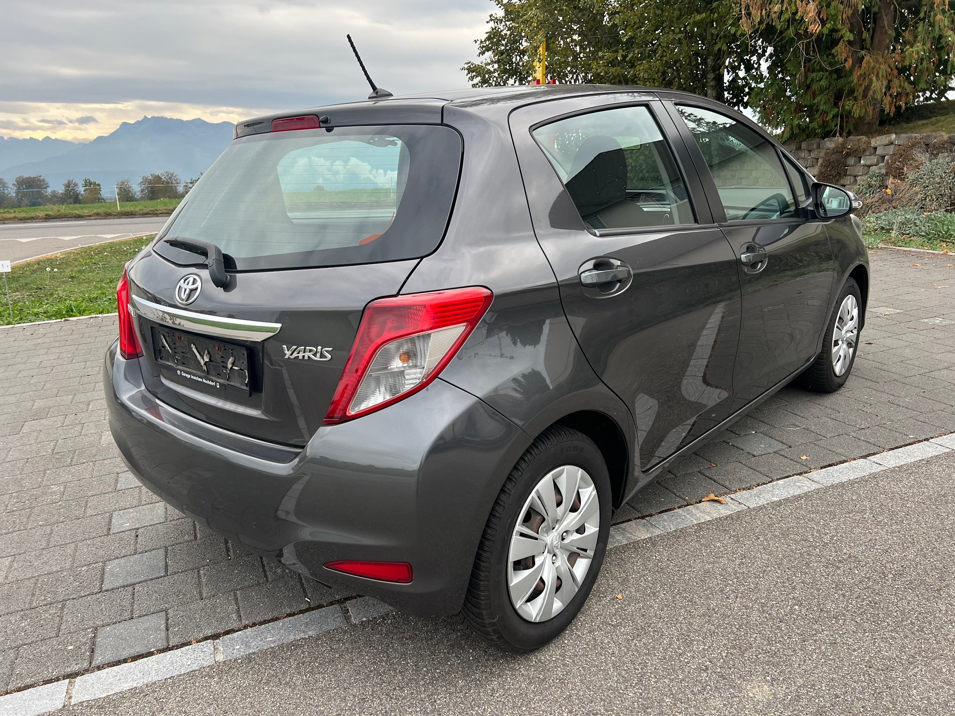 TOYOTA Yaris 1.33 Luna-image-4