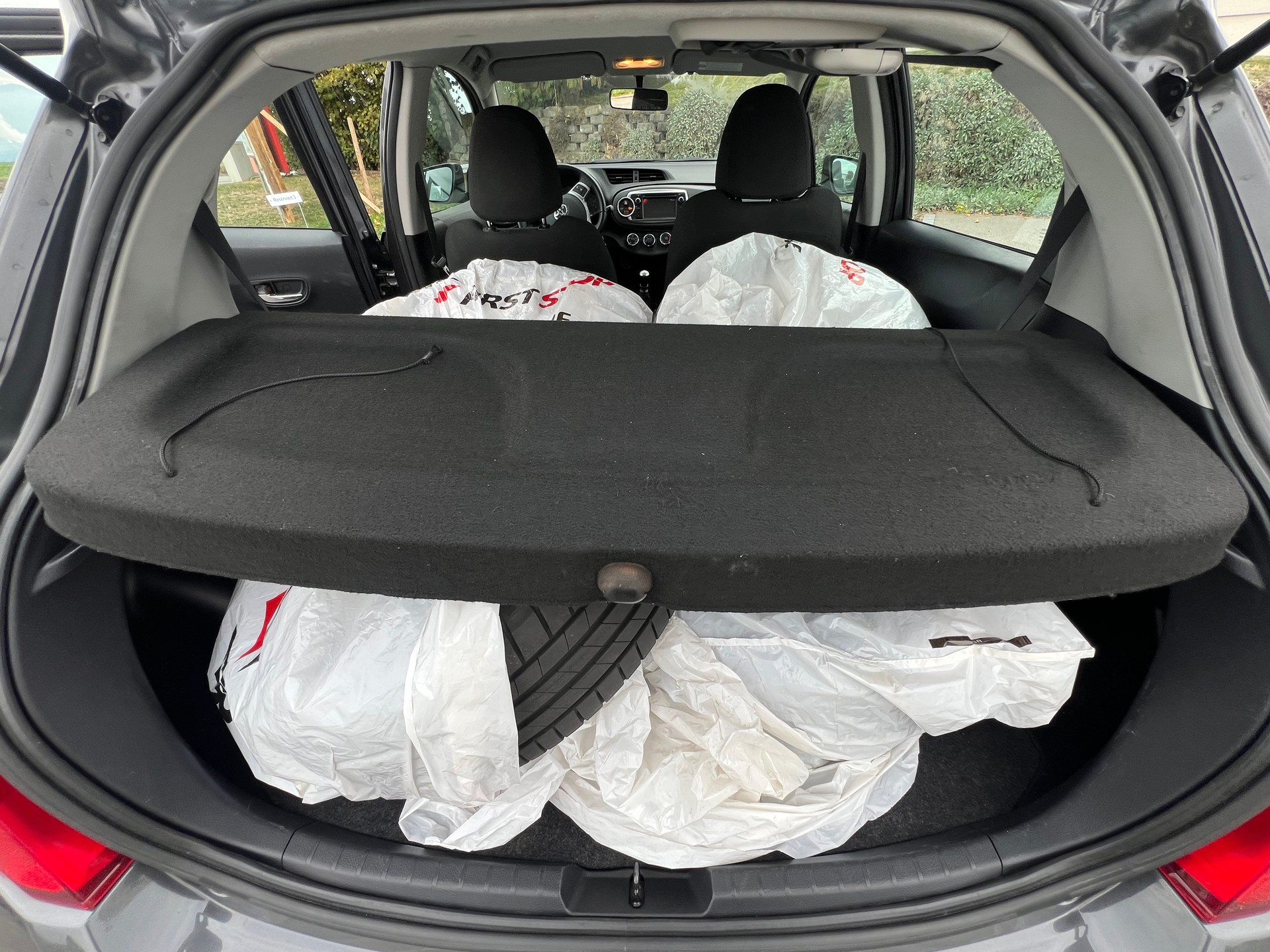 TOYOTA Yaris 1.33 Luna-image-14