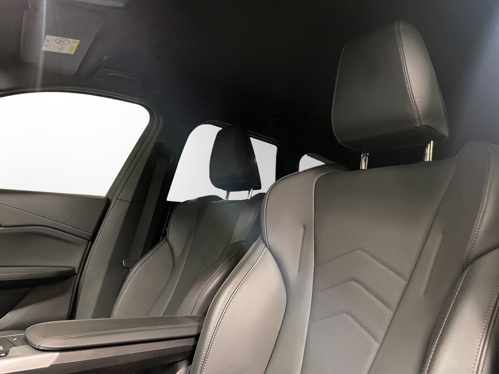 BMW X1 xDrive 20d 48V-image-9
