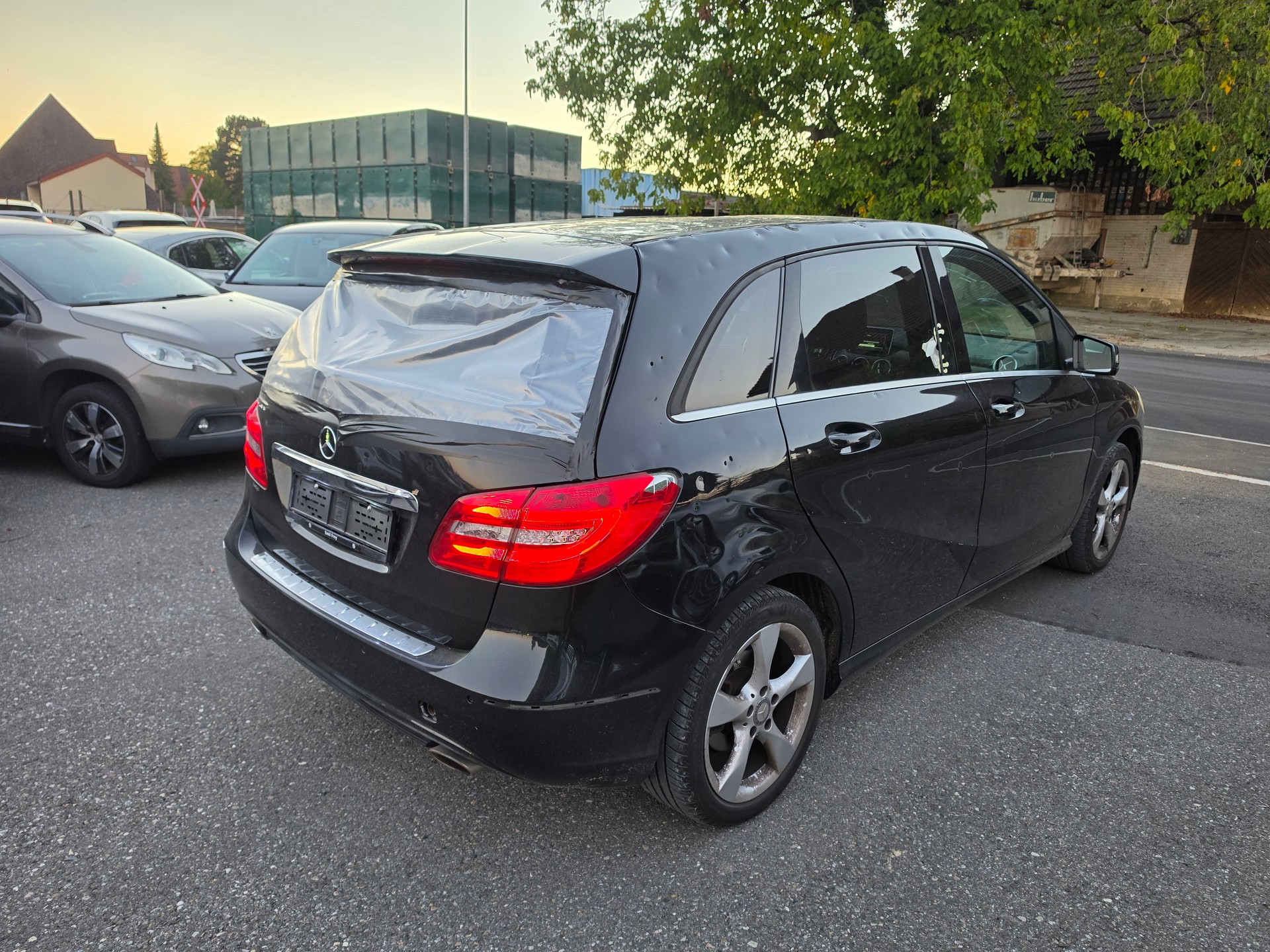 MERCEDES-BENZ B 200 7G-DCT-image-4