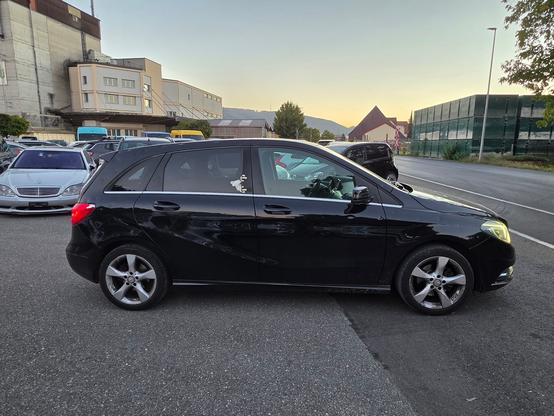 MERCEDES-BENZ B 200 7G-DCT-image-5