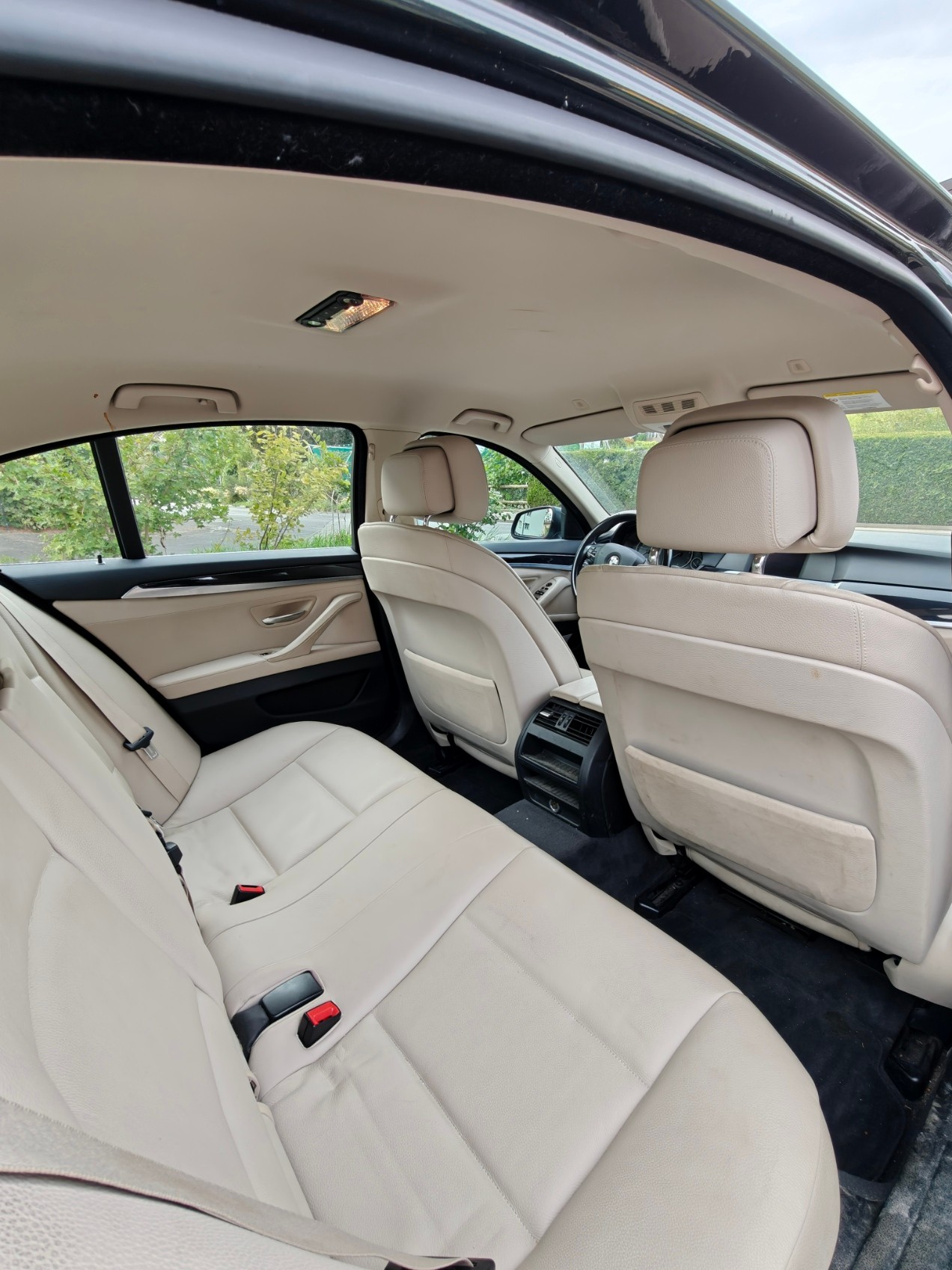 BMW 528i xDrive-image-4