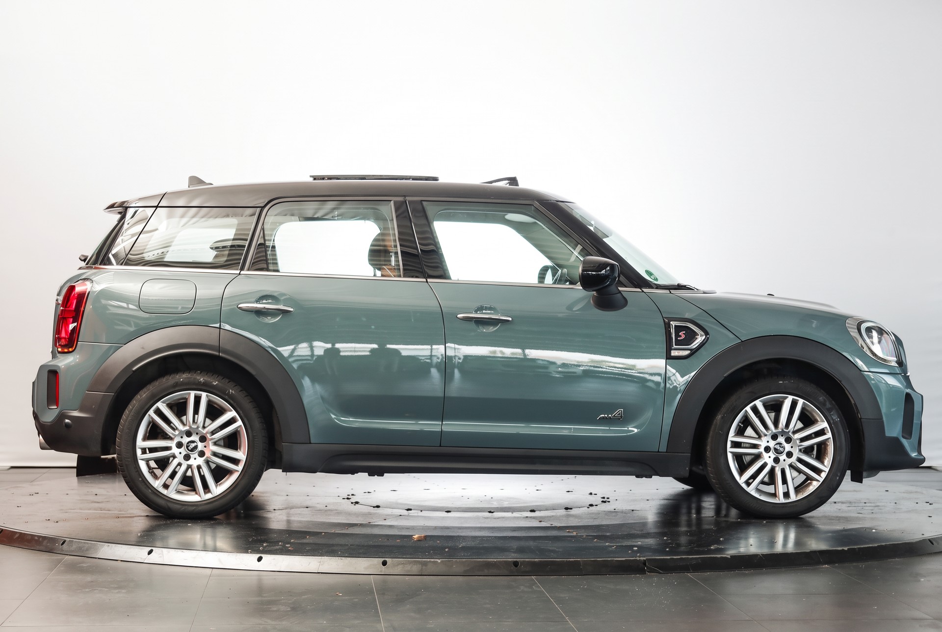 MINI Countryman Cooper S ALL4 Steptronic • Sage Green• Cuir Chester Malt Brown • Toit panoramique-image-5
