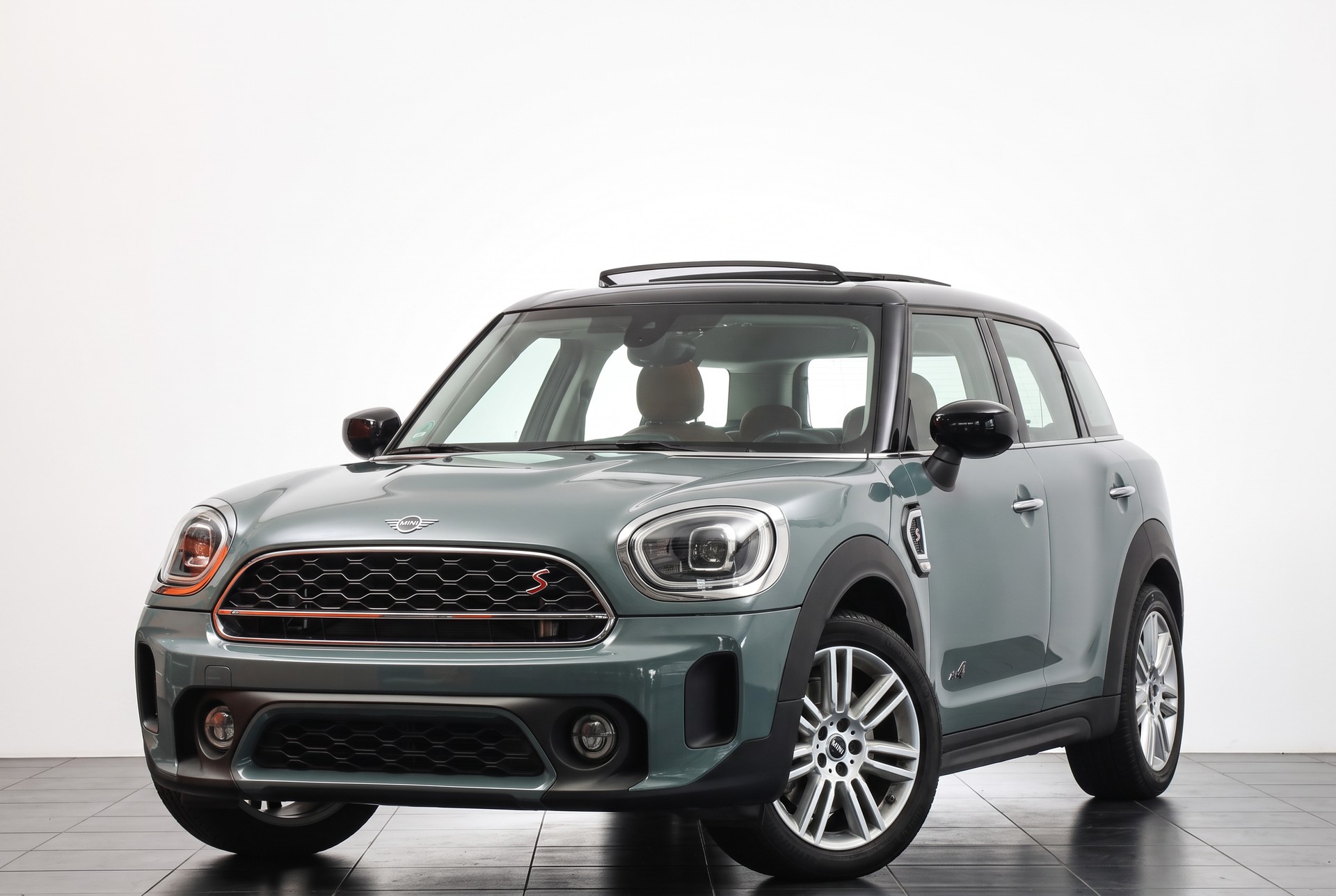 MINI Countryman Cooper S ALL4 Steptronic • Sage Green• Cuir Chester Malt Brown • Toit panoramique-image-3