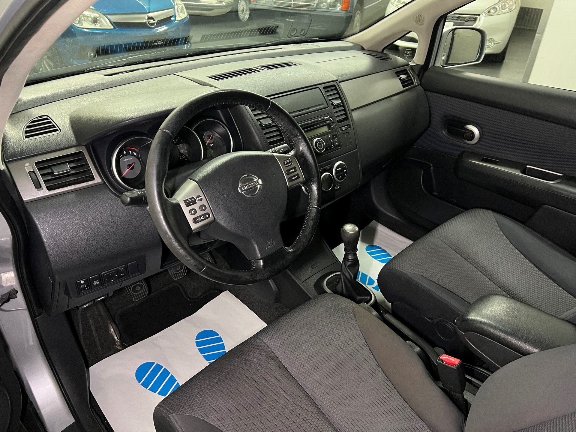 NISSAN Tiida 1.8 acenta-image-10