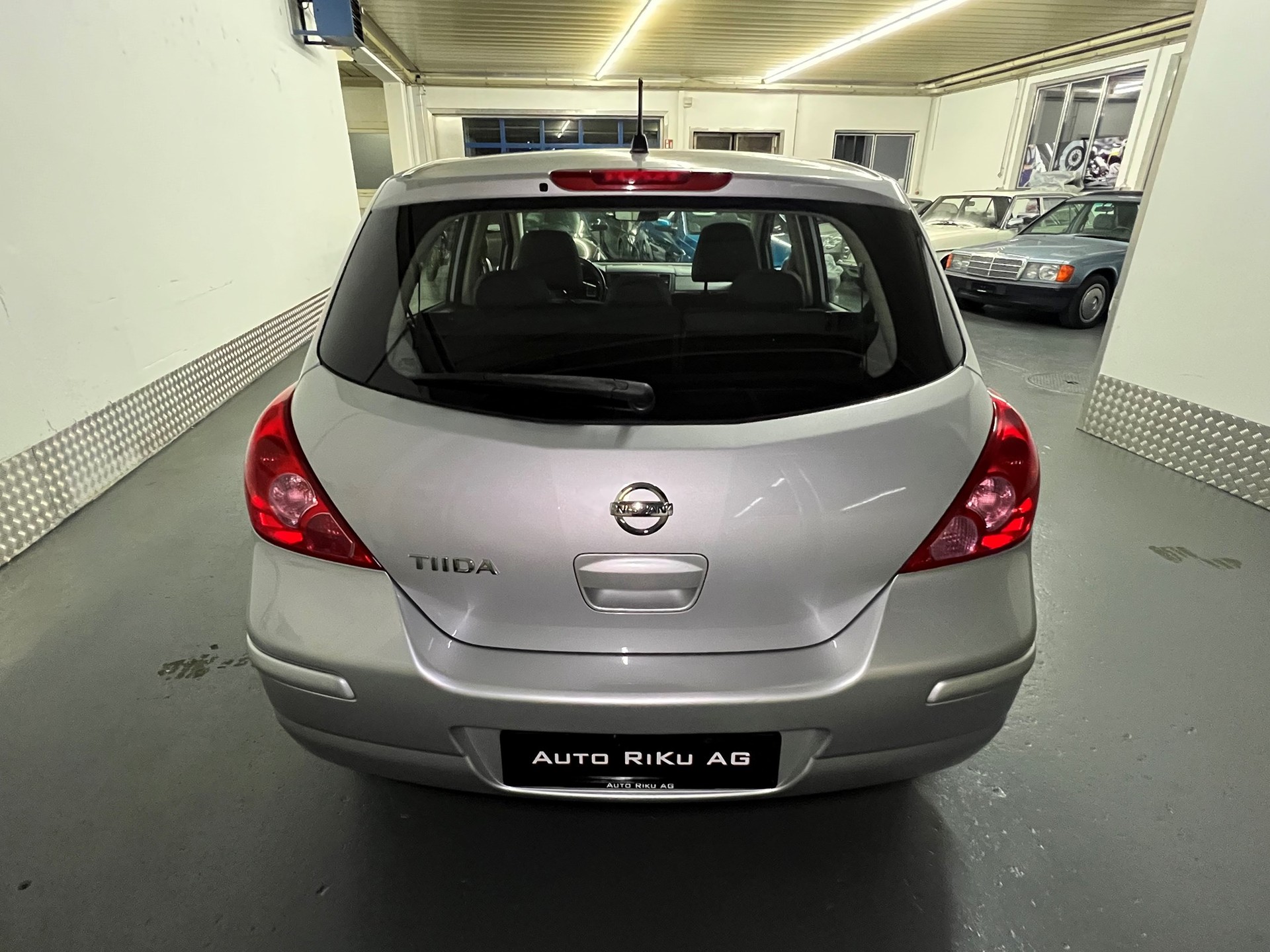 NISSAN Tiida 1.8 acenta-image-7